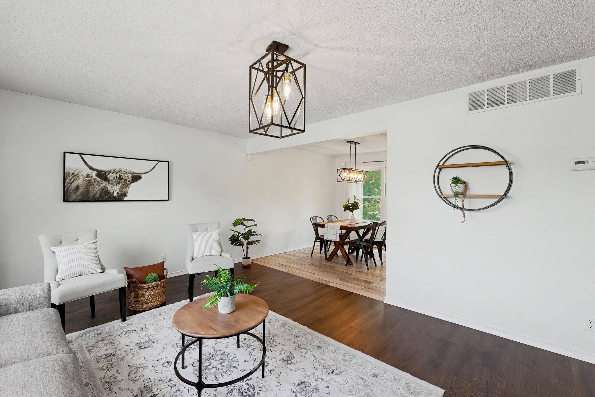 8233 E Bluestem Ct, Wichita, KS 67207