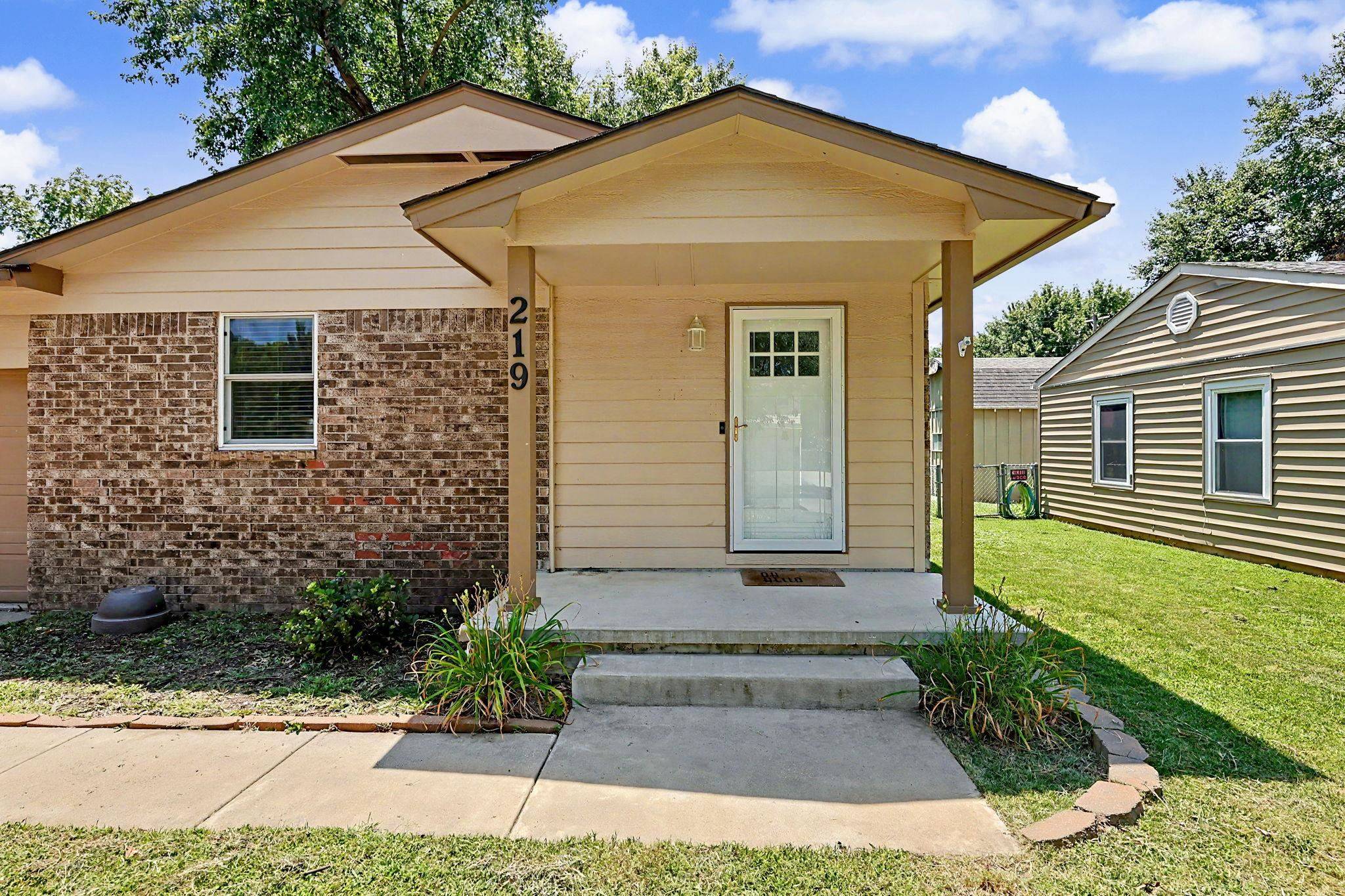 219 E Random, El Dorado, KS 67042