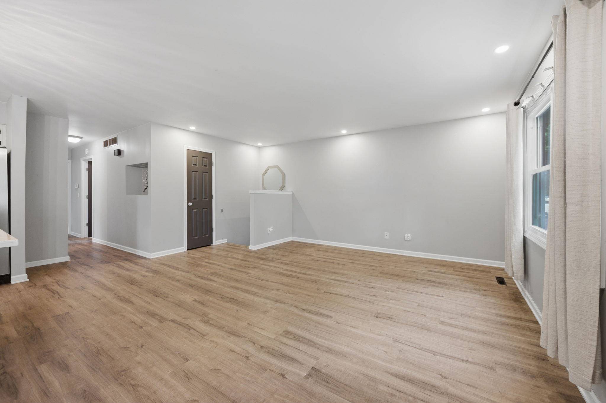 1614 N Main St, Rose Hill, KS 67133