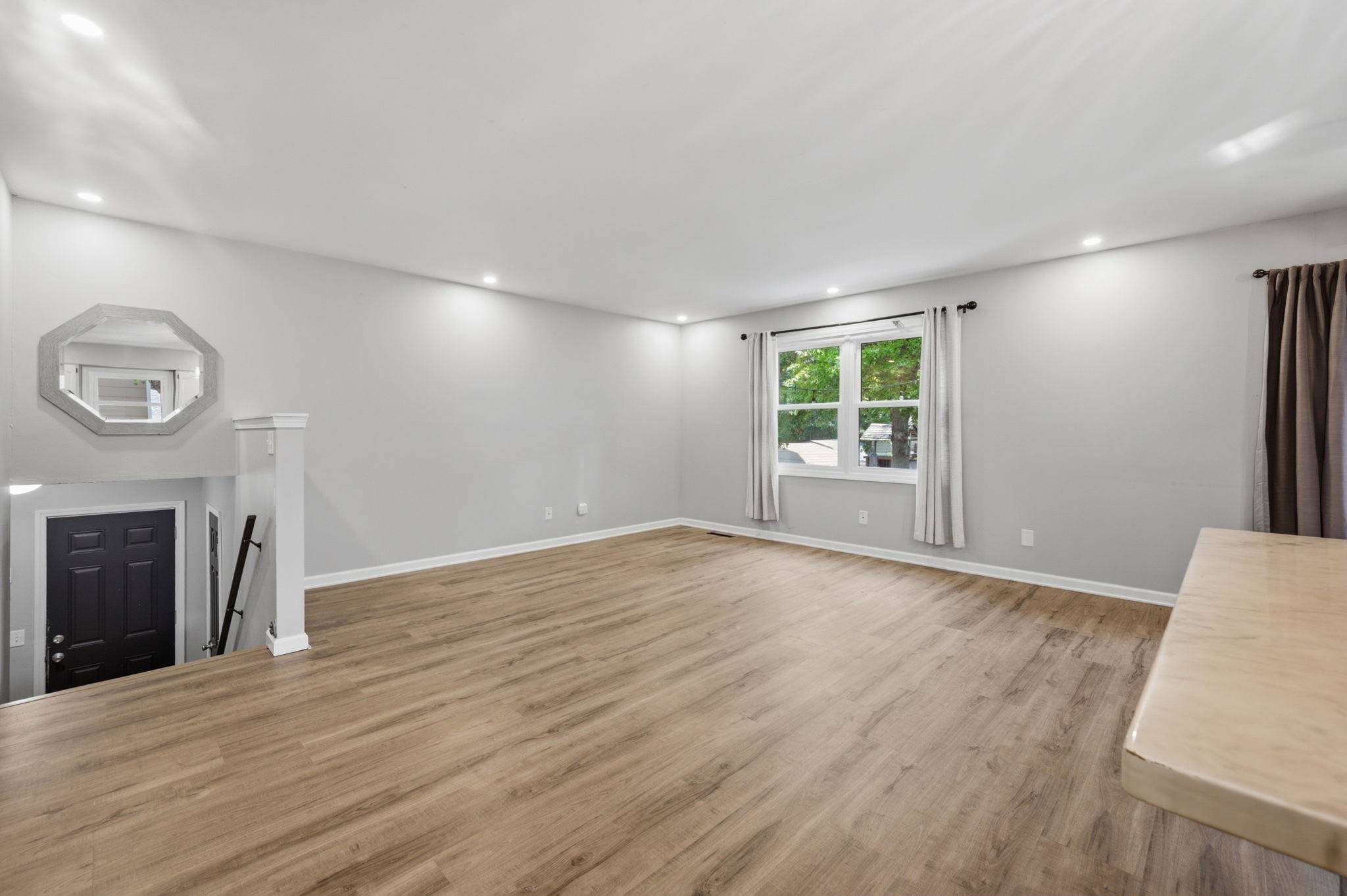 1614 N Main St, Rose Hill, KS 67133