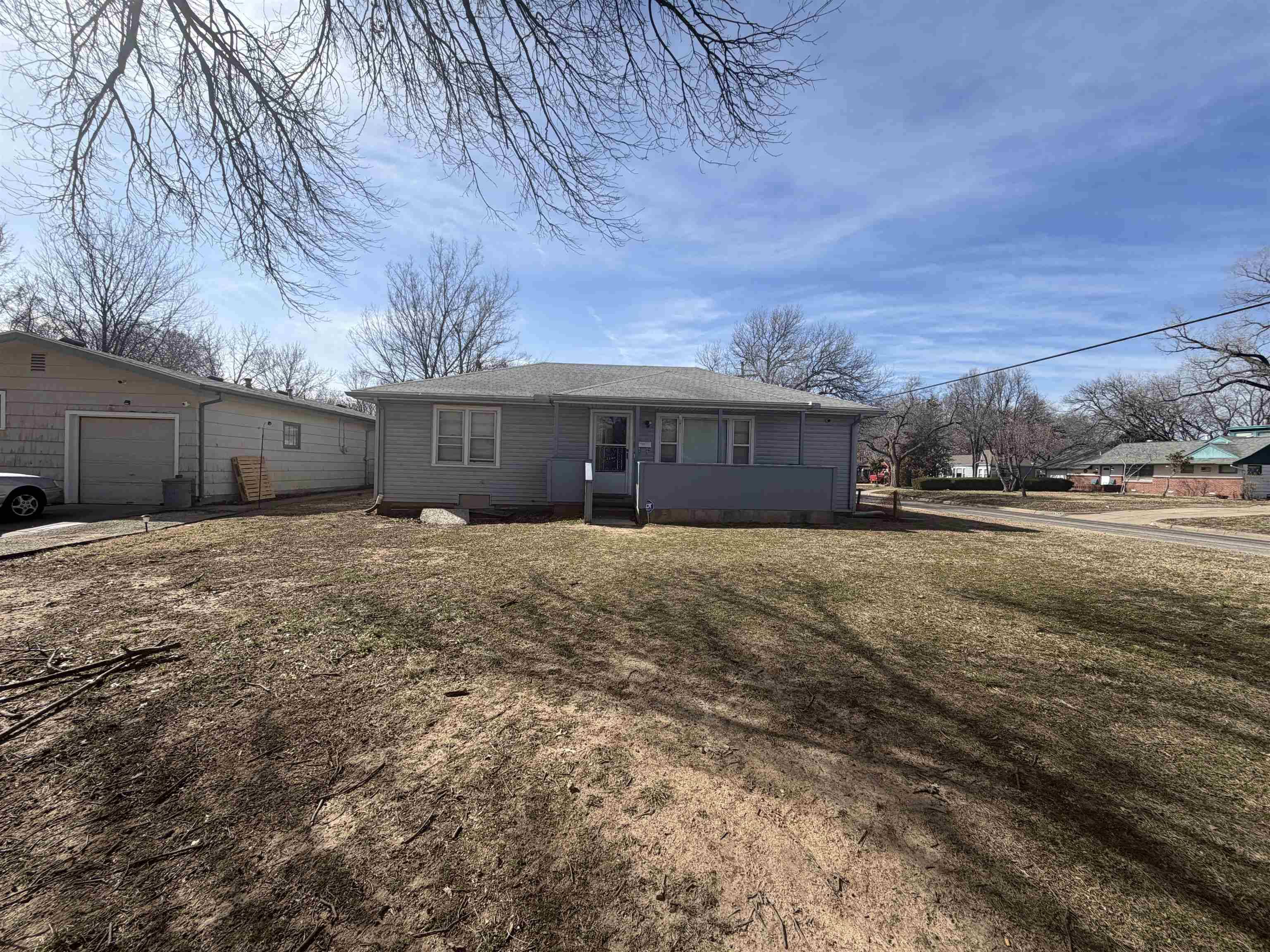 2201 S Broadview St, Wichita, KS 67218