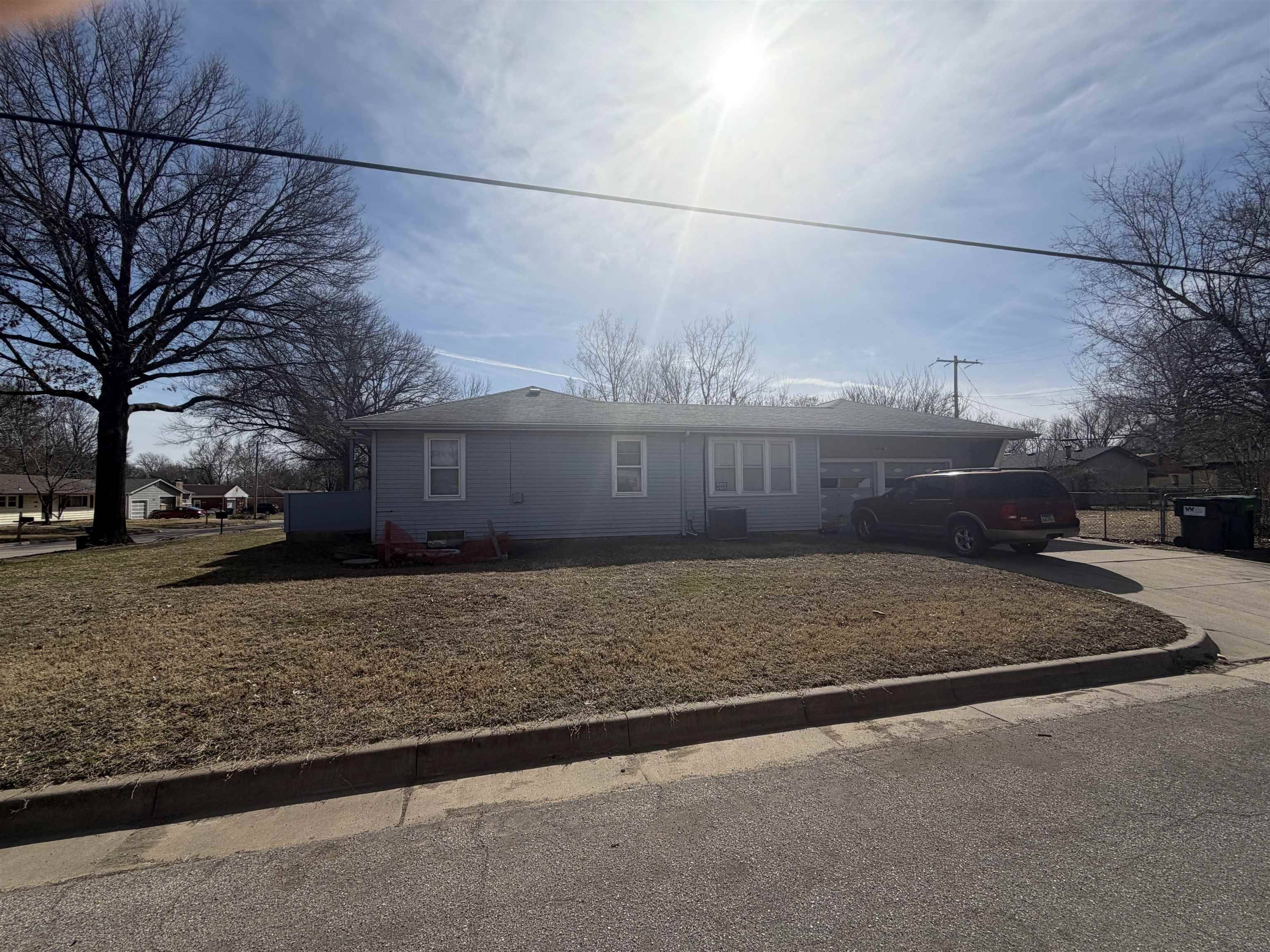2201 S Broadview St, Wichita, KS 67218
