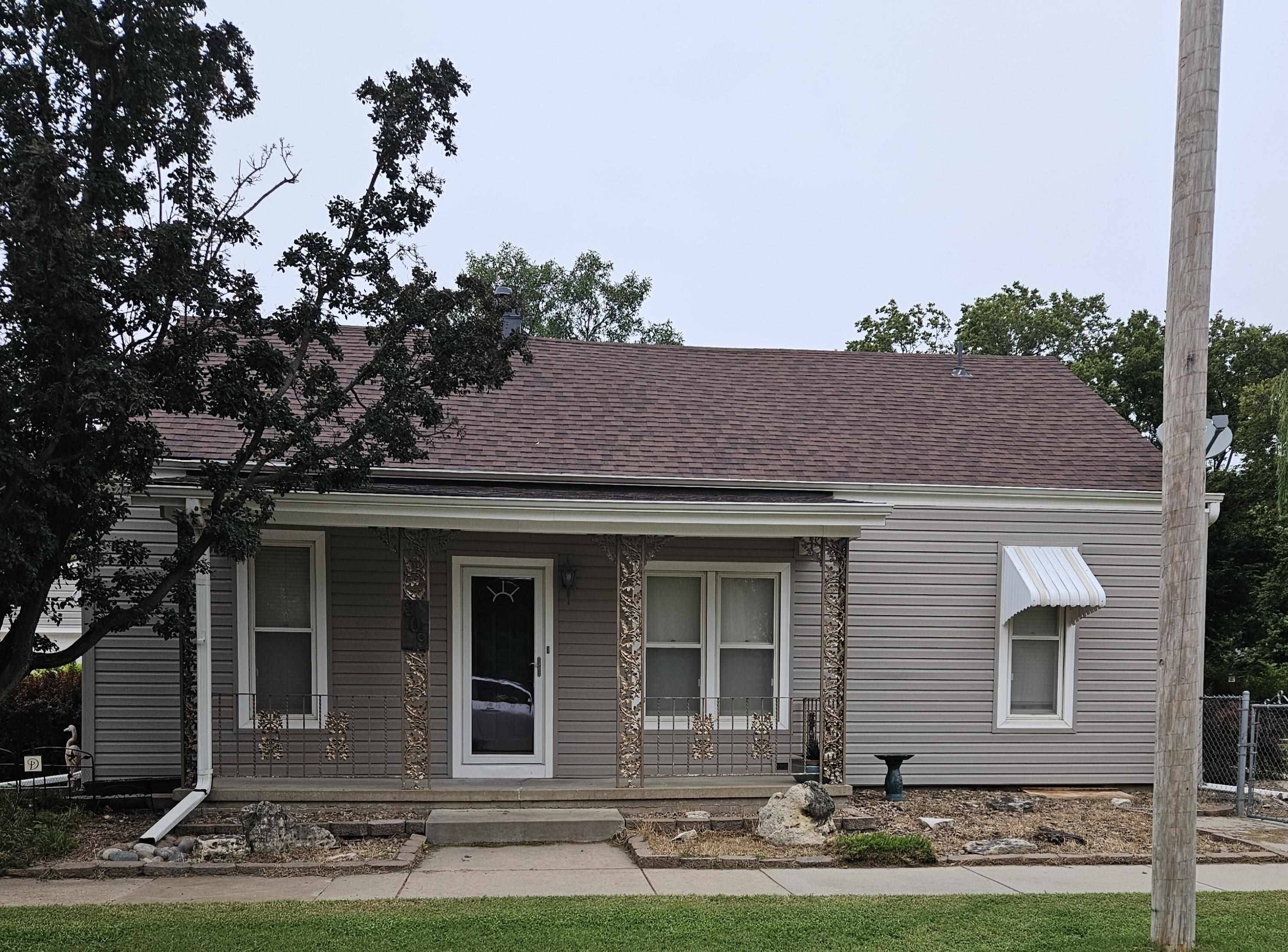 309 E 1st St, New Cambria, KS 67470