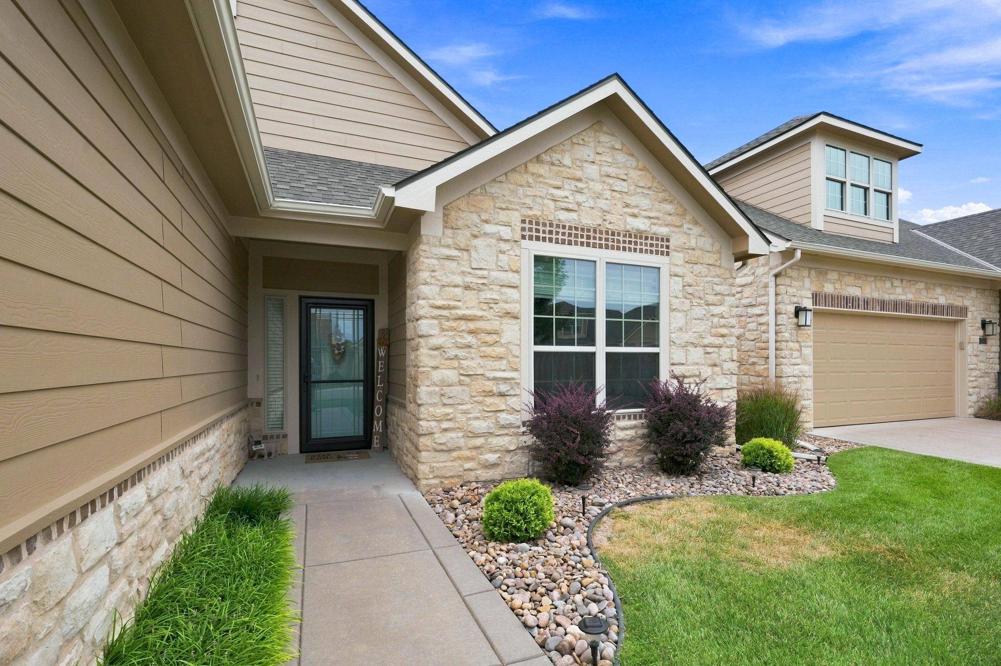 1024 E Twisted Oak Rd, Derby, KS 67037