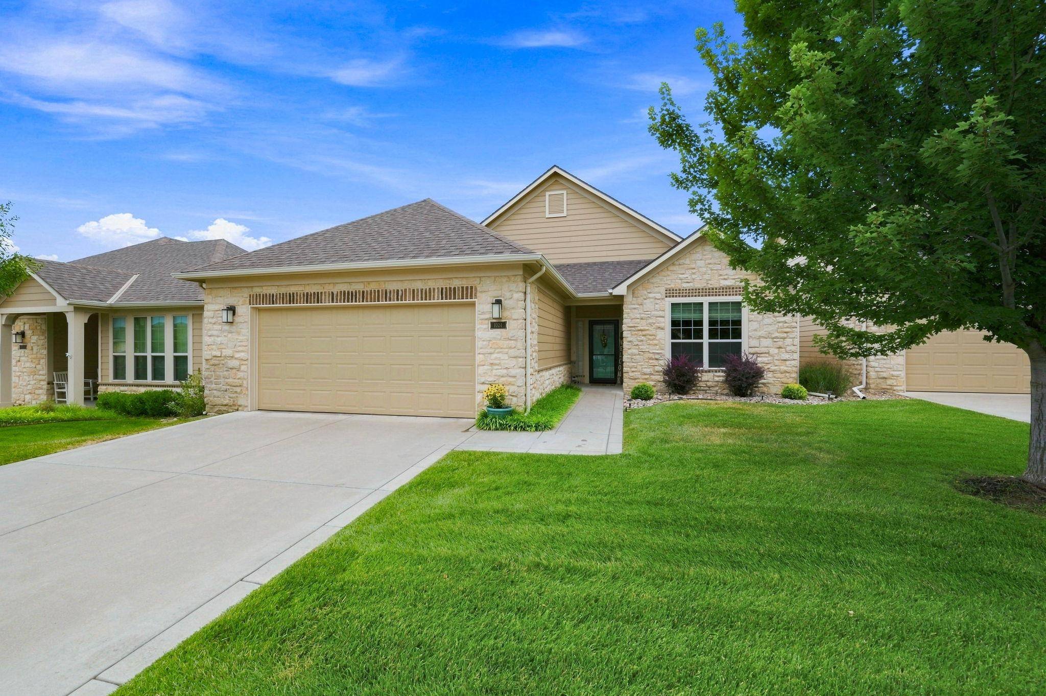 1024 E Twisted Oak Rd, Derby, KS 67037