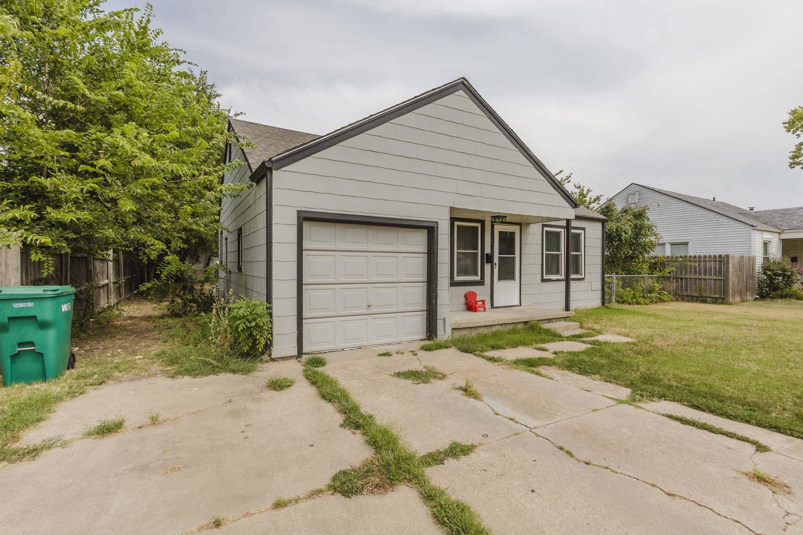 1816 S Millwood, Wichita, KS 67213