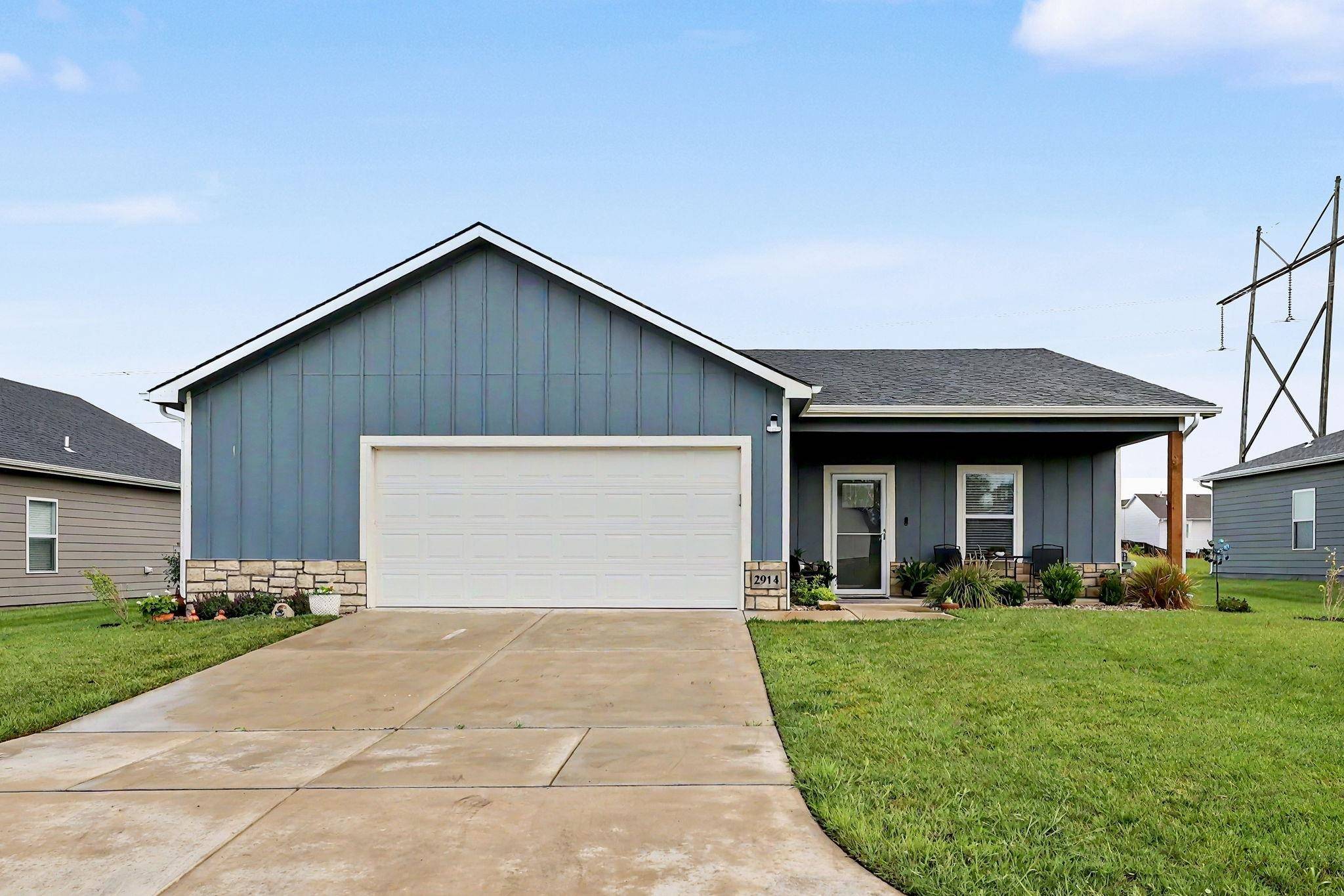 2914 E Highridge St, Park City, KS 67219