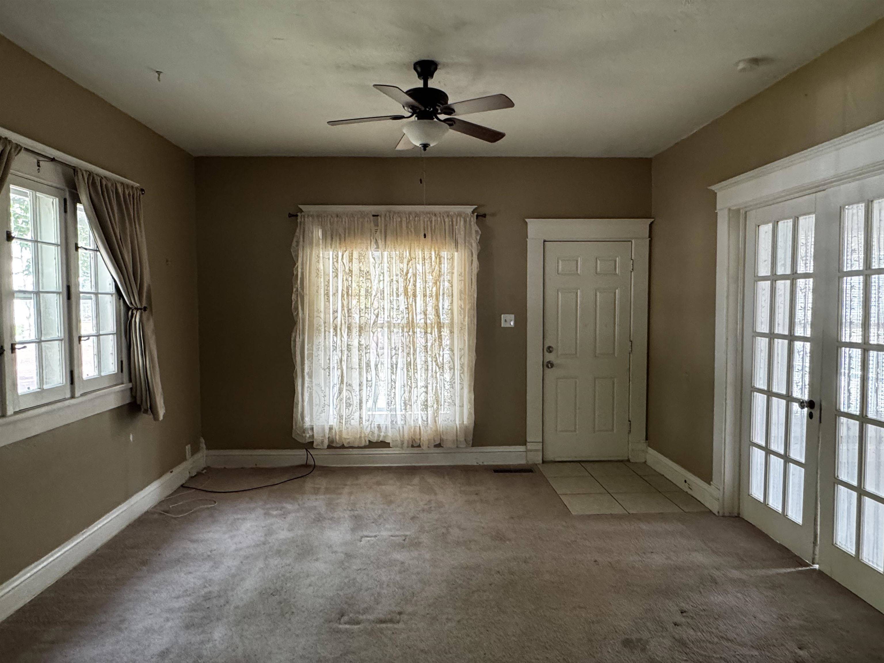 131 SW 5th, Newton, KS 67114