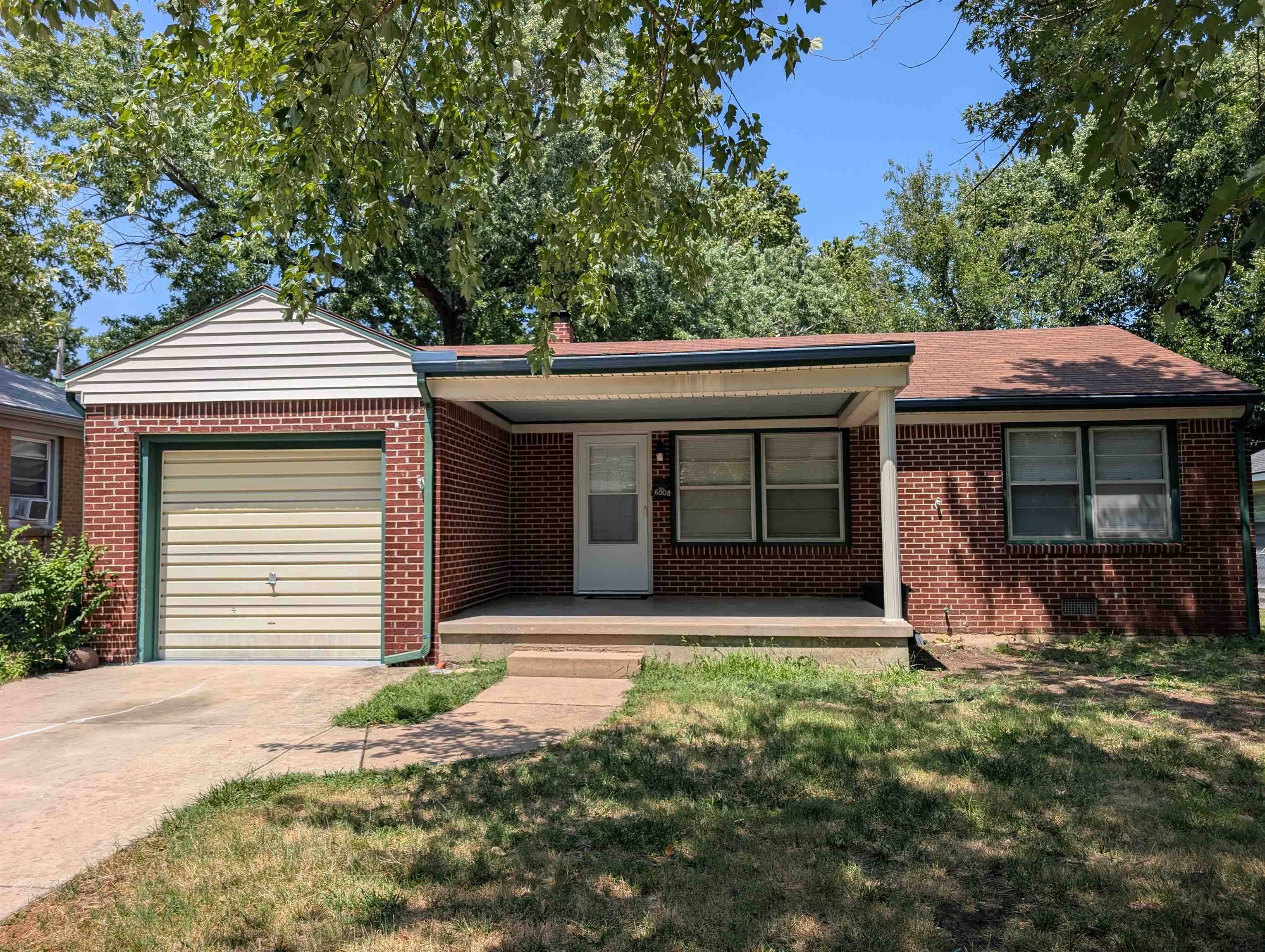 6008 E Castle Dr, Wichita, KS 67218