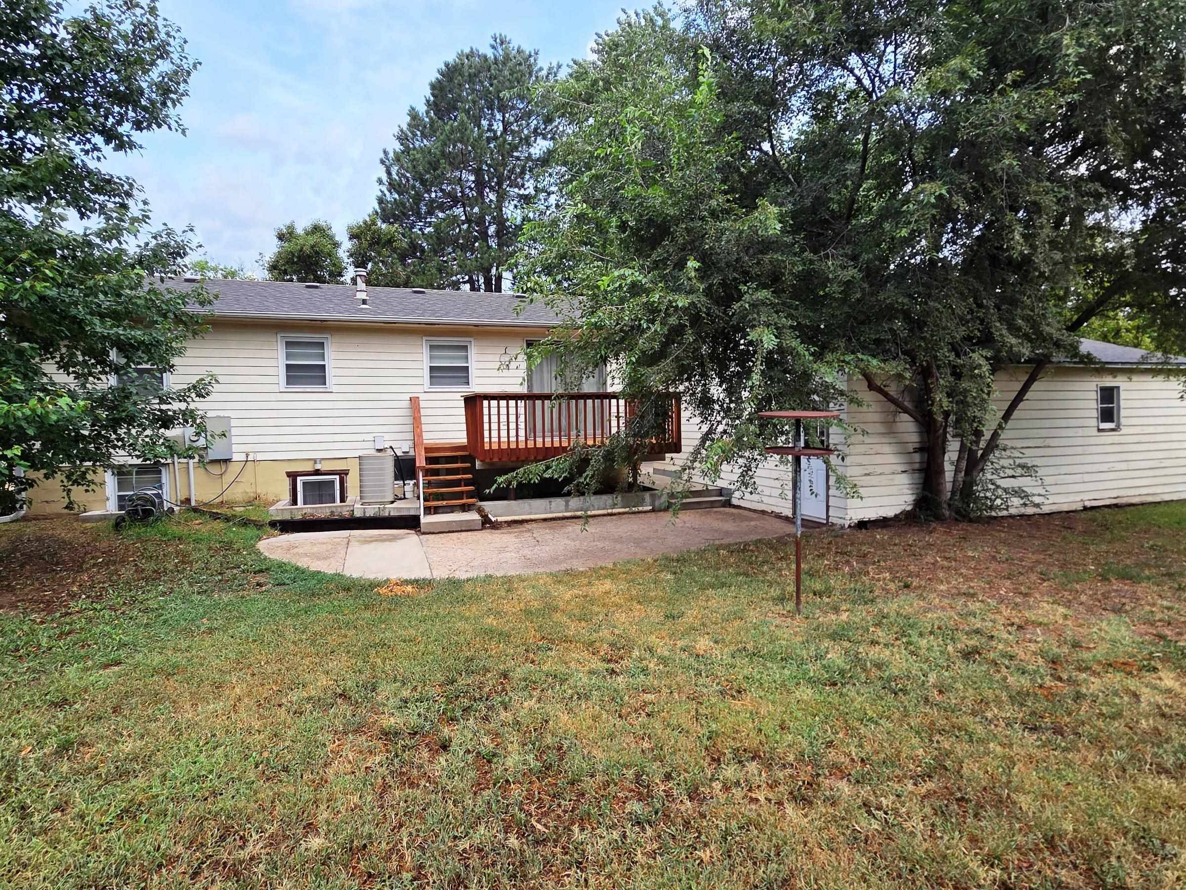 214 S Goering, Moundridge, KS 67107