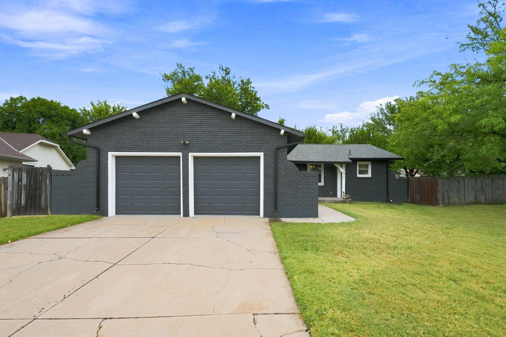 2246 S Lori Ln, Wichita, KS 67207