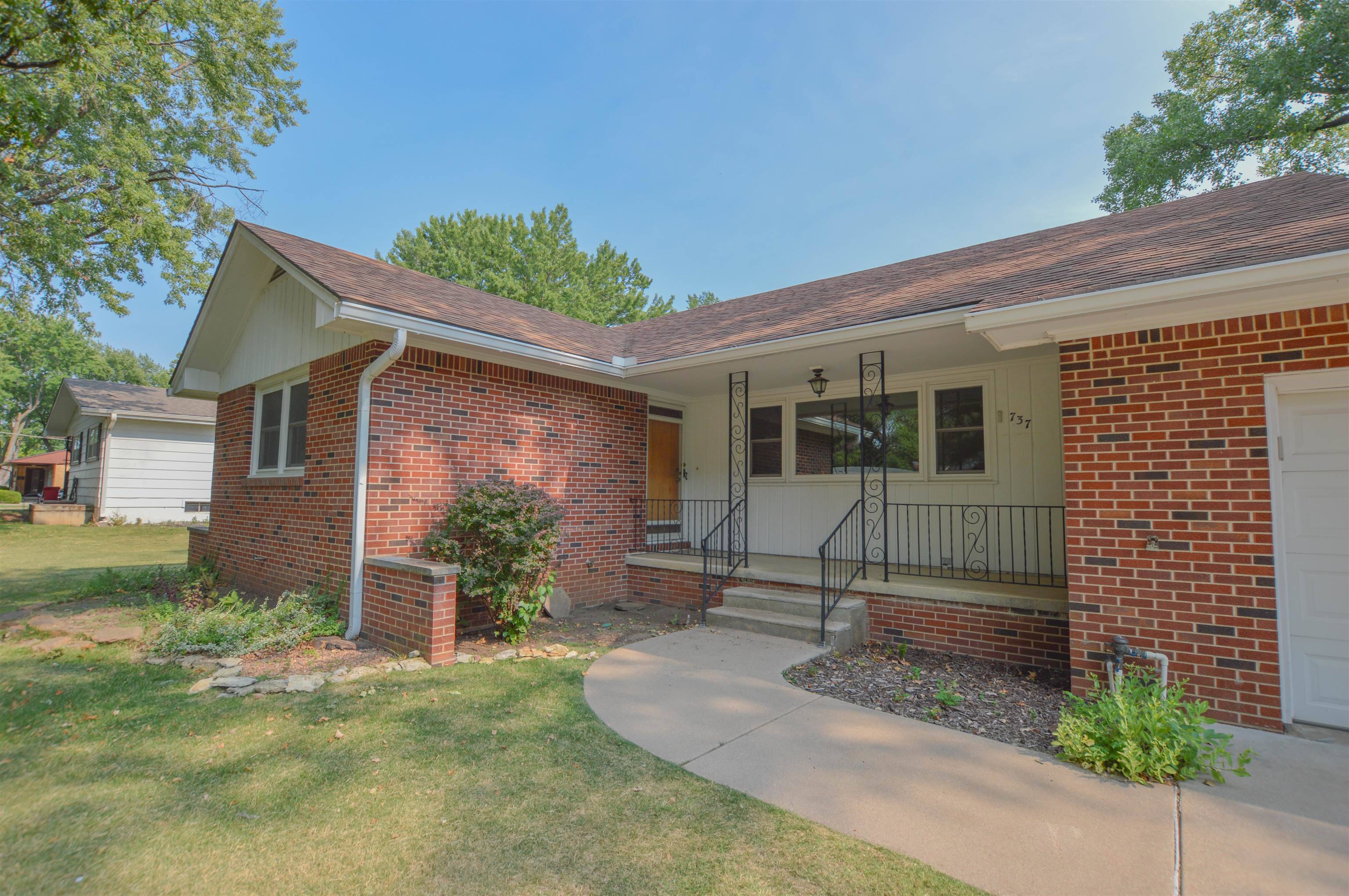 737 E Harvard, El Dorado, KS 67042