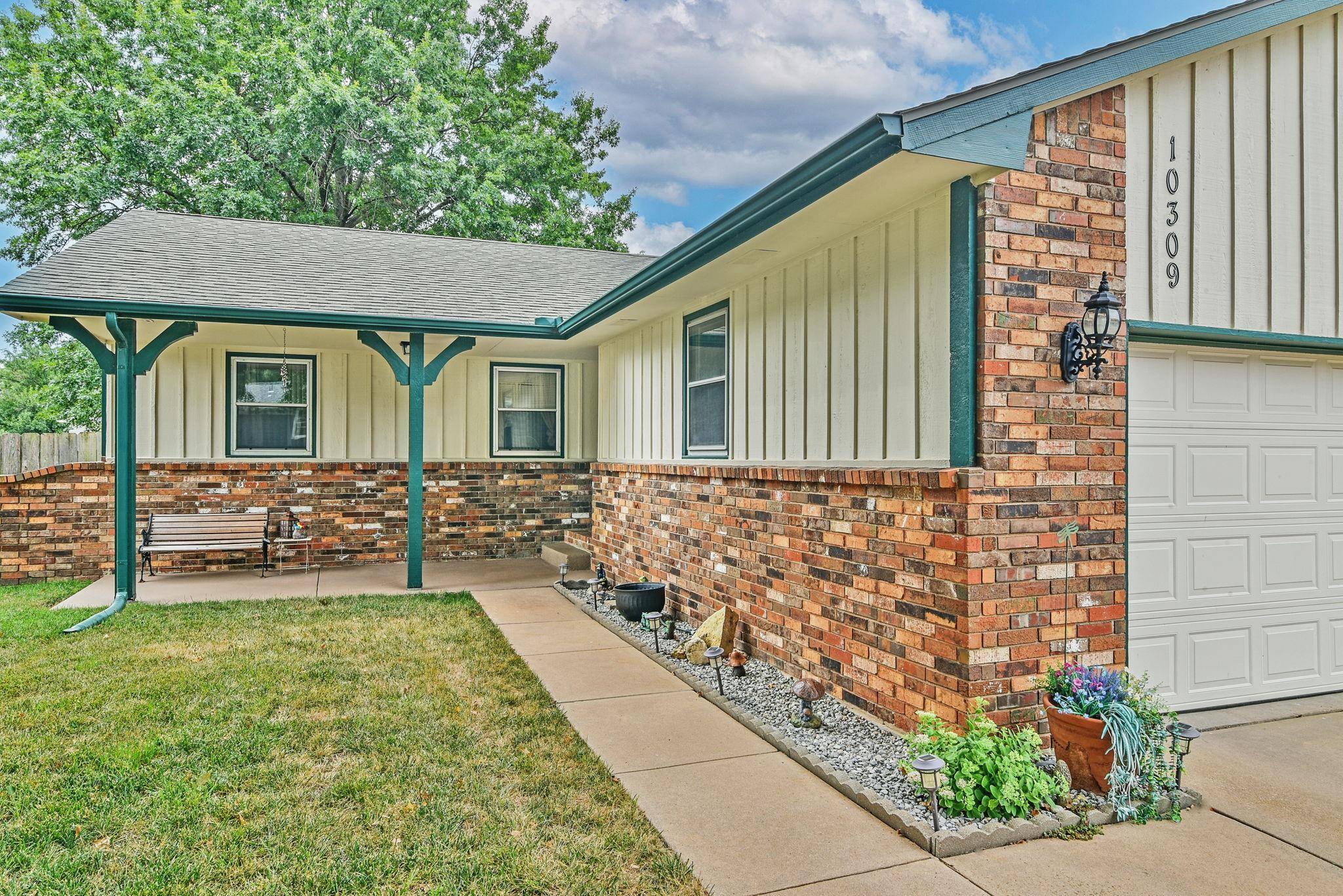 10309 W Dora St, Wichita, KS 67209