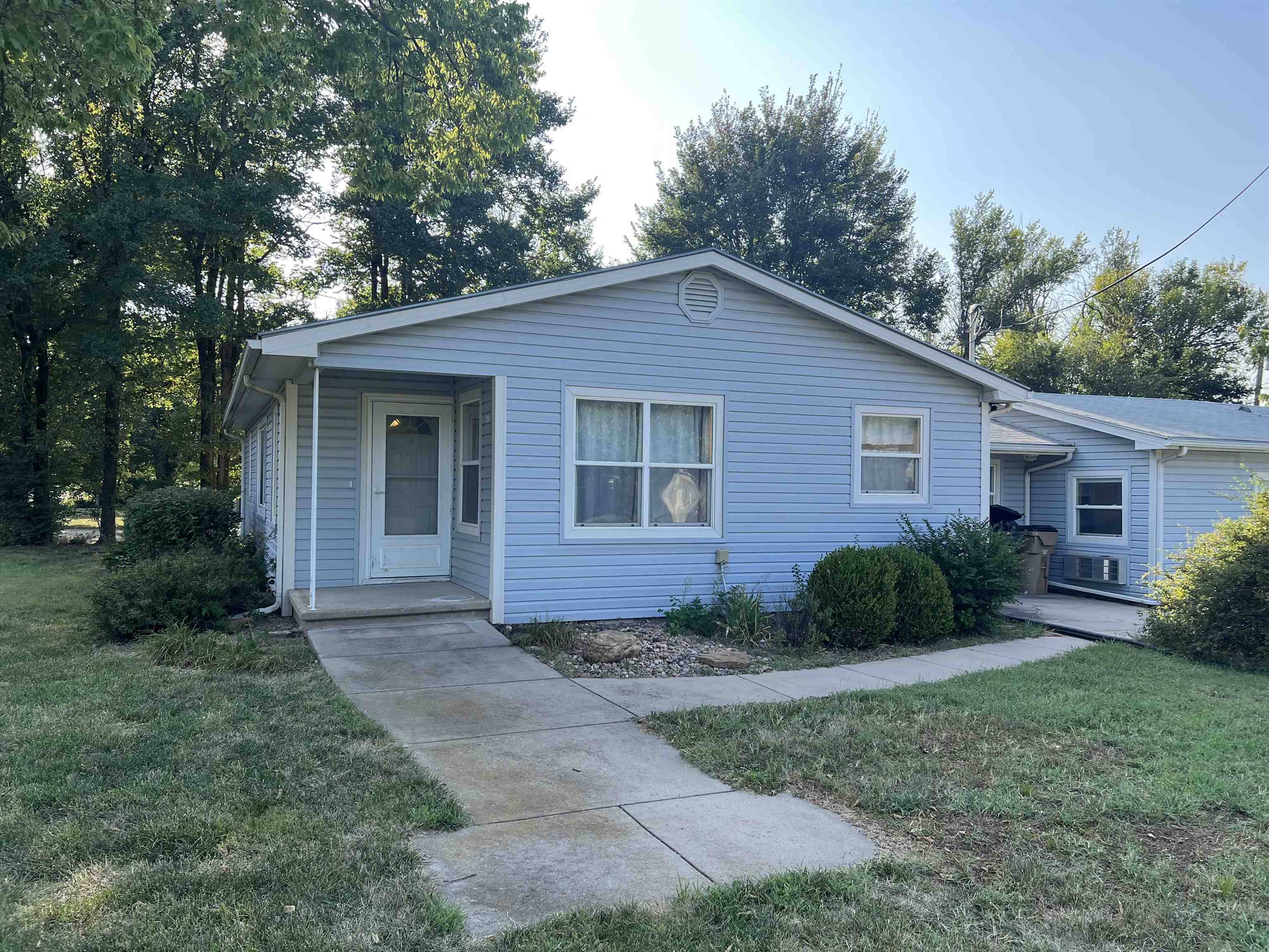 200 Garfield St, Walton, KS 67151