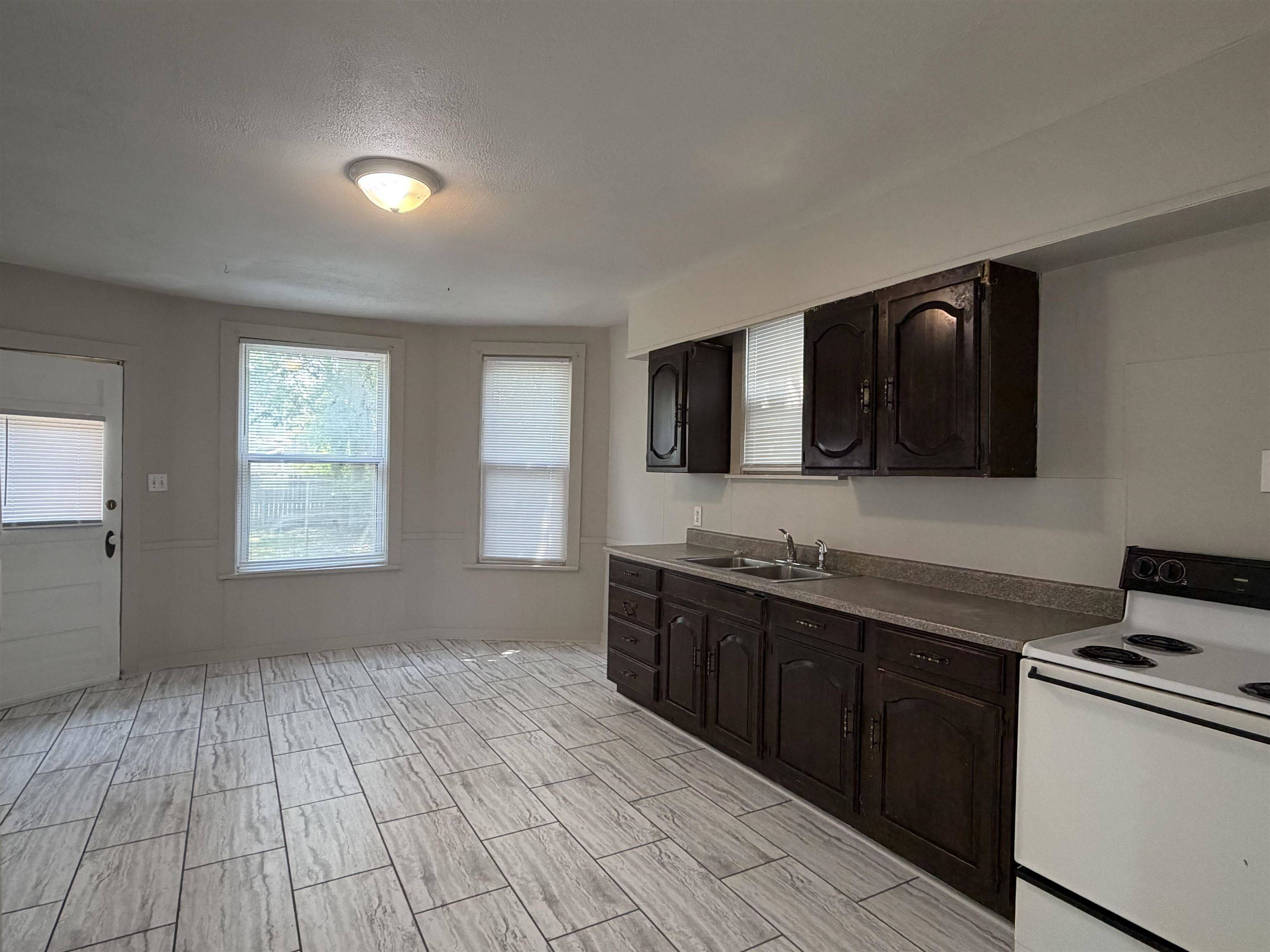 109 S West Pl., Salina, KS 67401