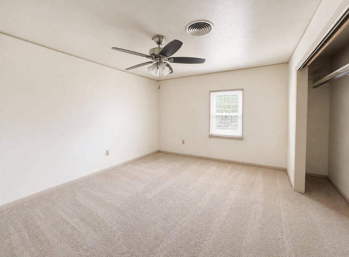 420 E Otis Ave, Salina, KS 67401