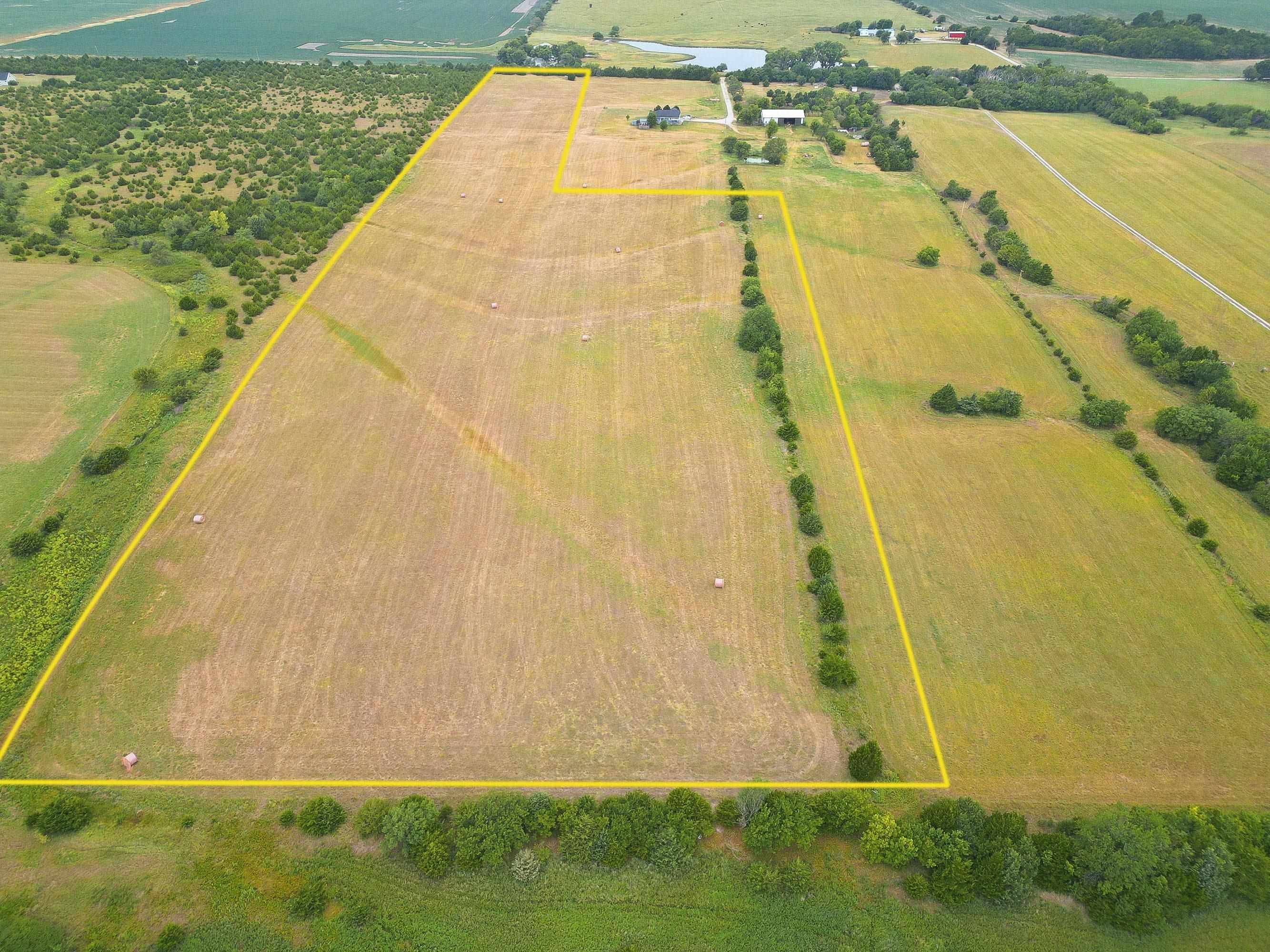 000 51st Road, Douglass, KS 67039