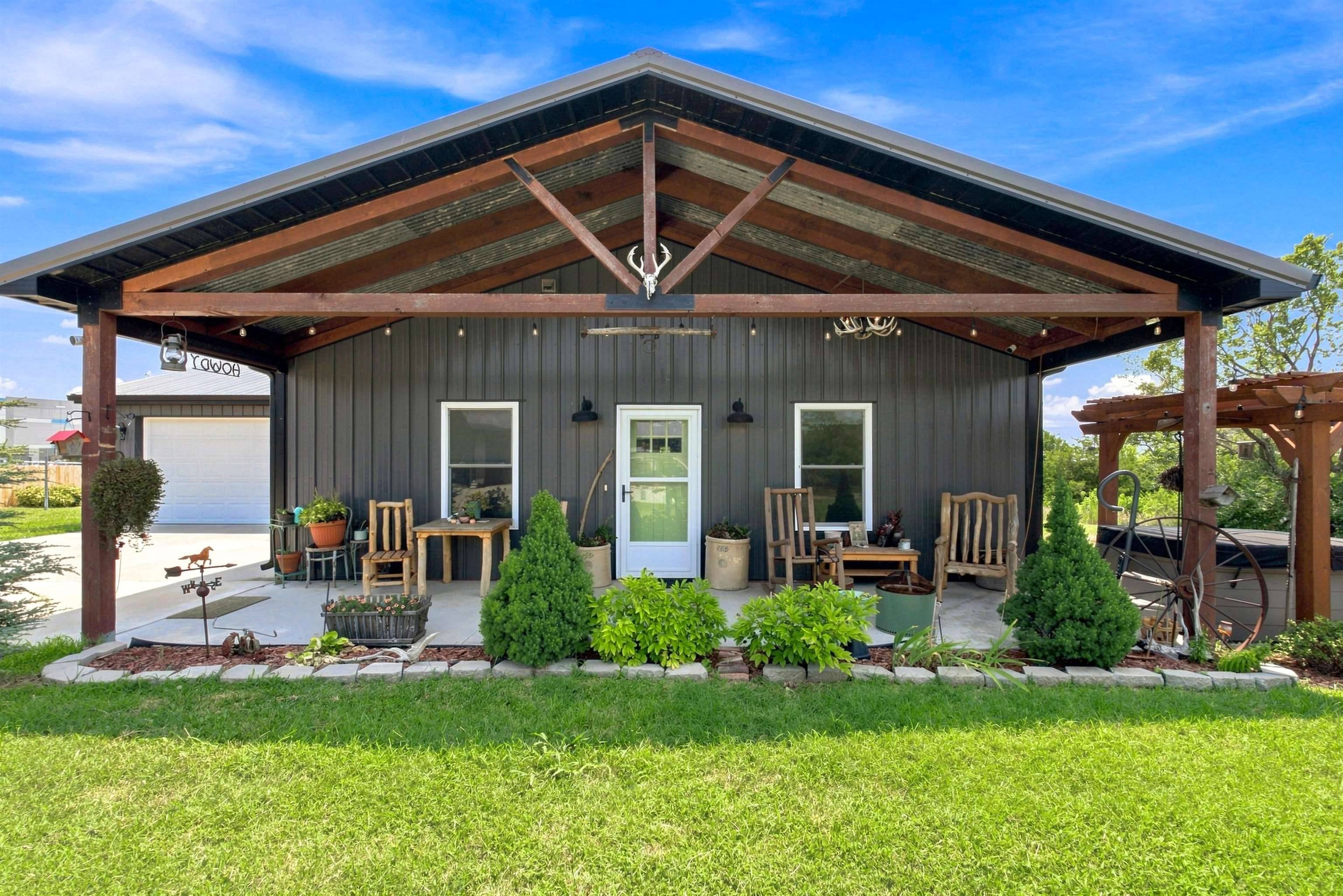 7205 N Broadway, Park City, KS 67219