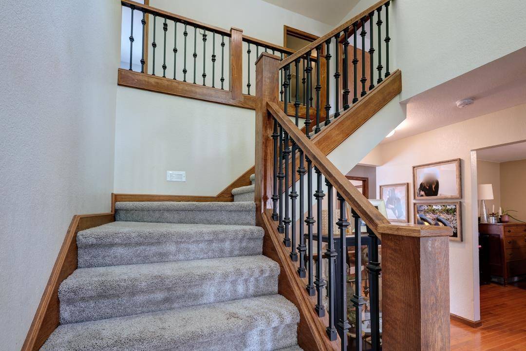 609 E 33rd, Winfield, KS 67156