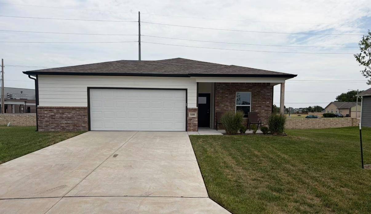 1608 Casey, Newton, KS 67114