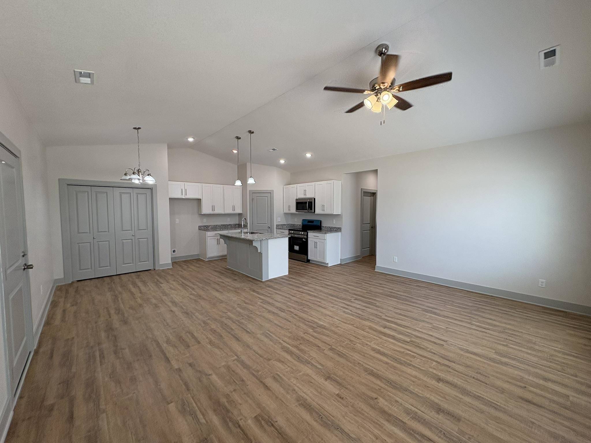 2973 S BUNKER HILL CT #100 & #200, Wichita, KS 67210