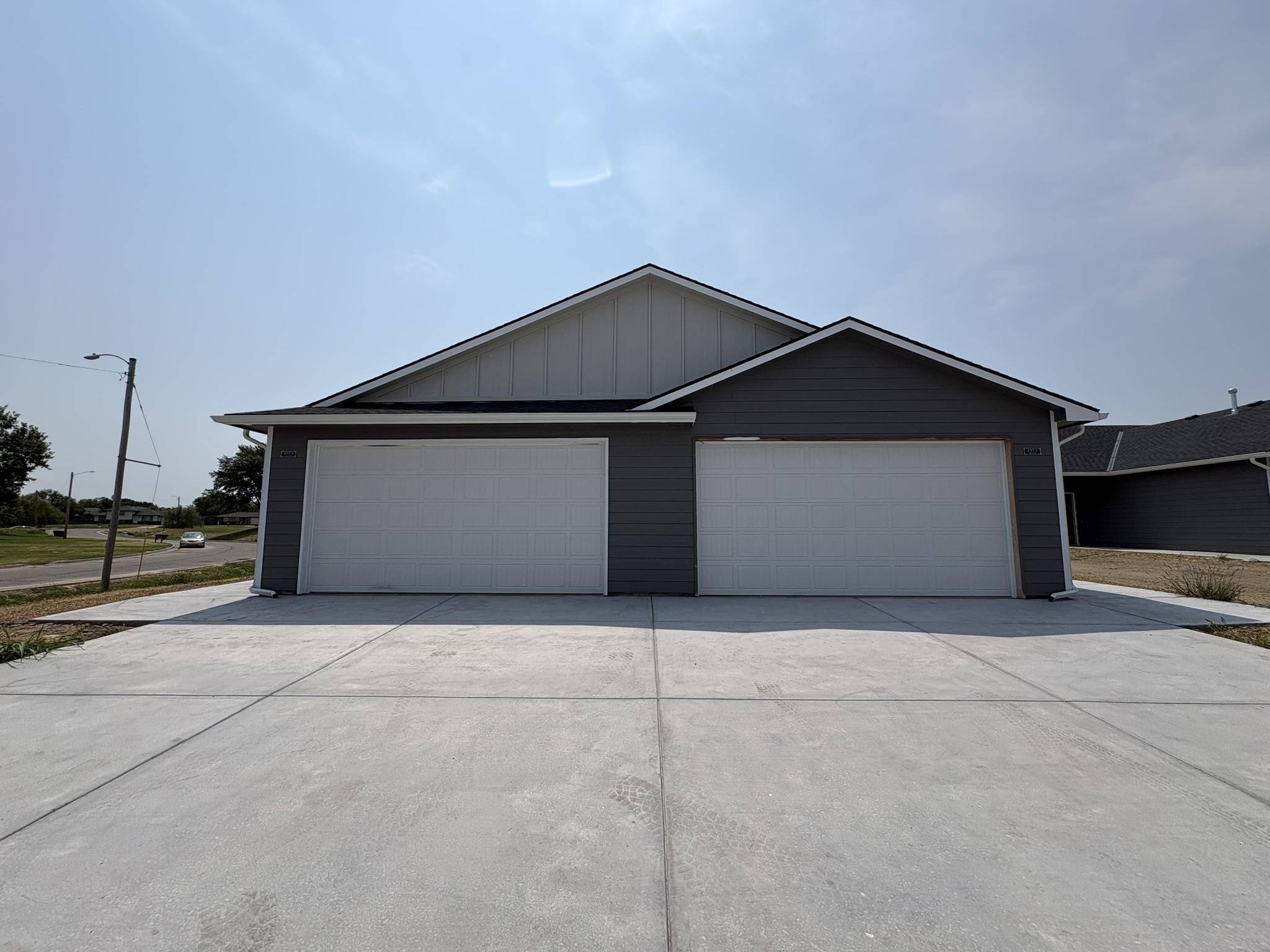 2969 S BUNKER HILL CT #100 & #200, Wichita, KS 67210