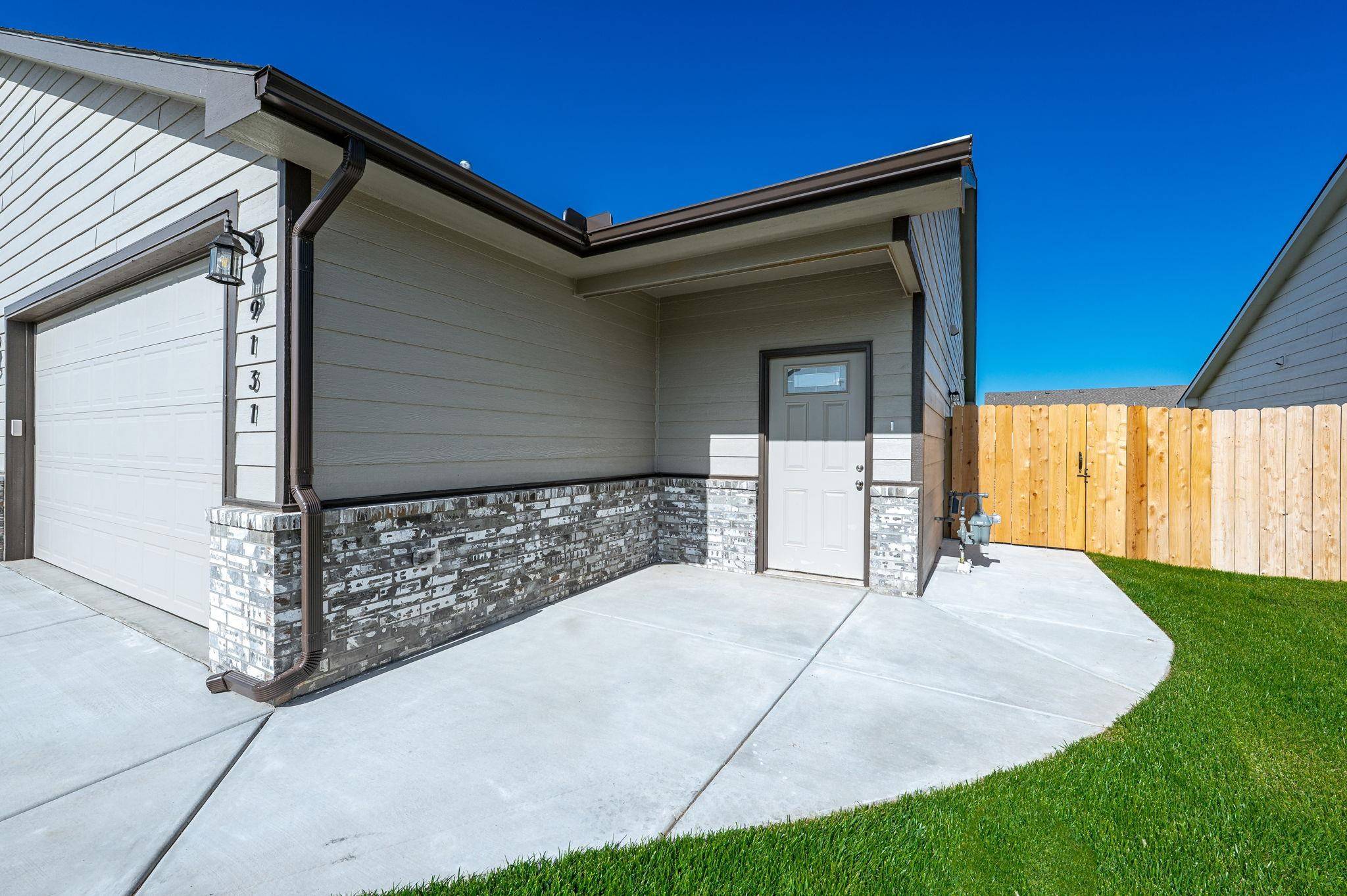 9131 / 9133 E Chris Ct, Bel Aire, KS 67226