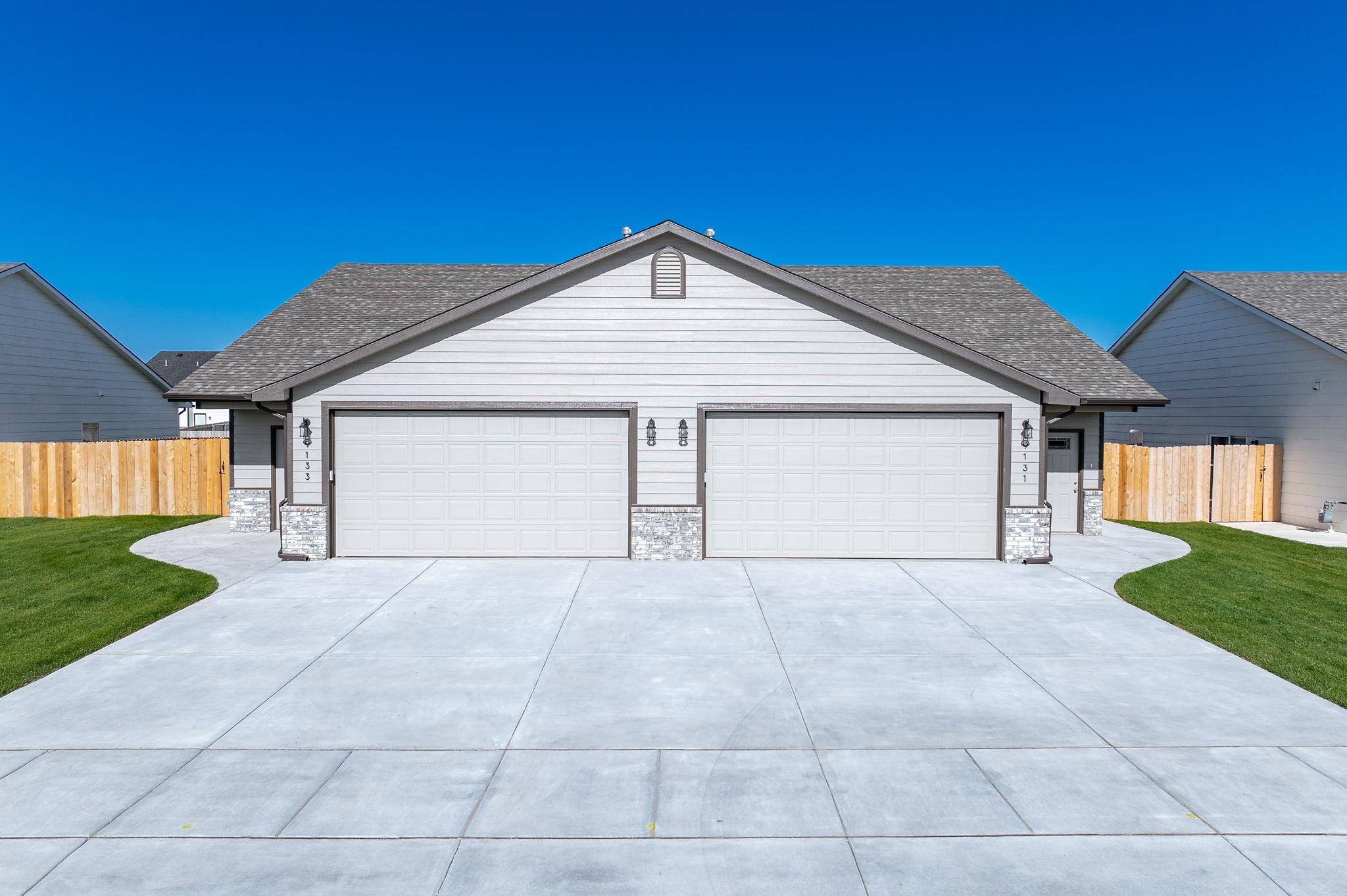 9131 / 9133 E Chris Ct, Bel Aire, KS 67226