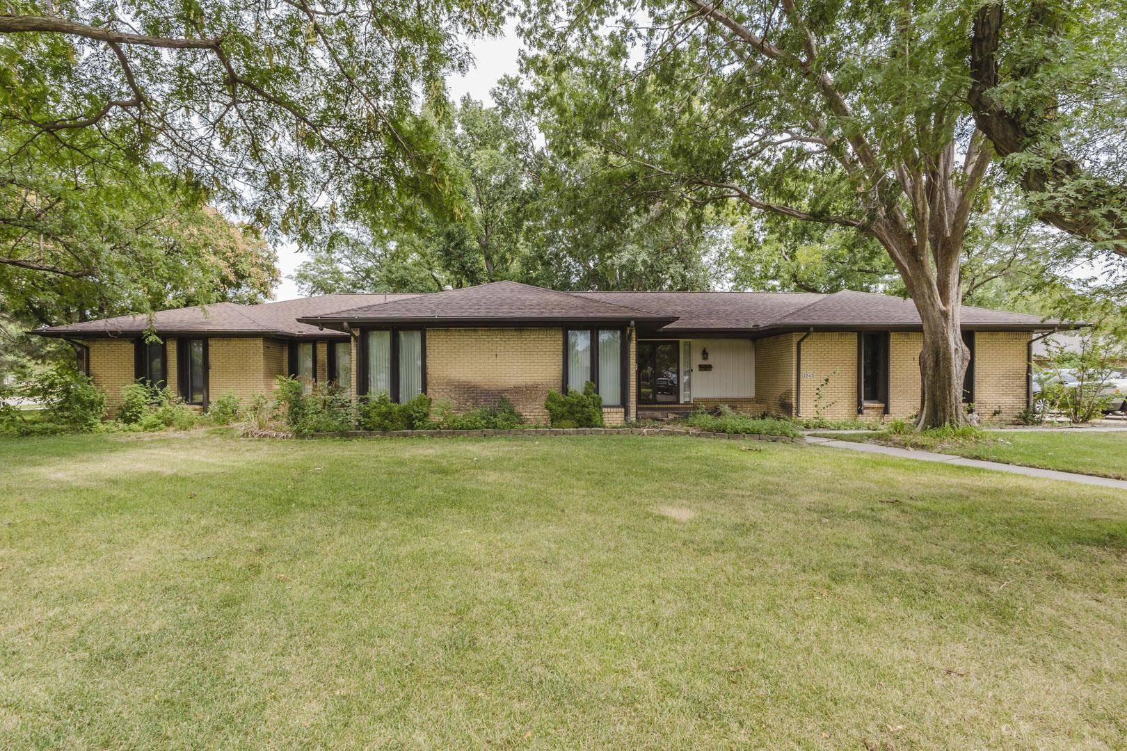 2243 W Bella Vista, Wichita, KS 67203