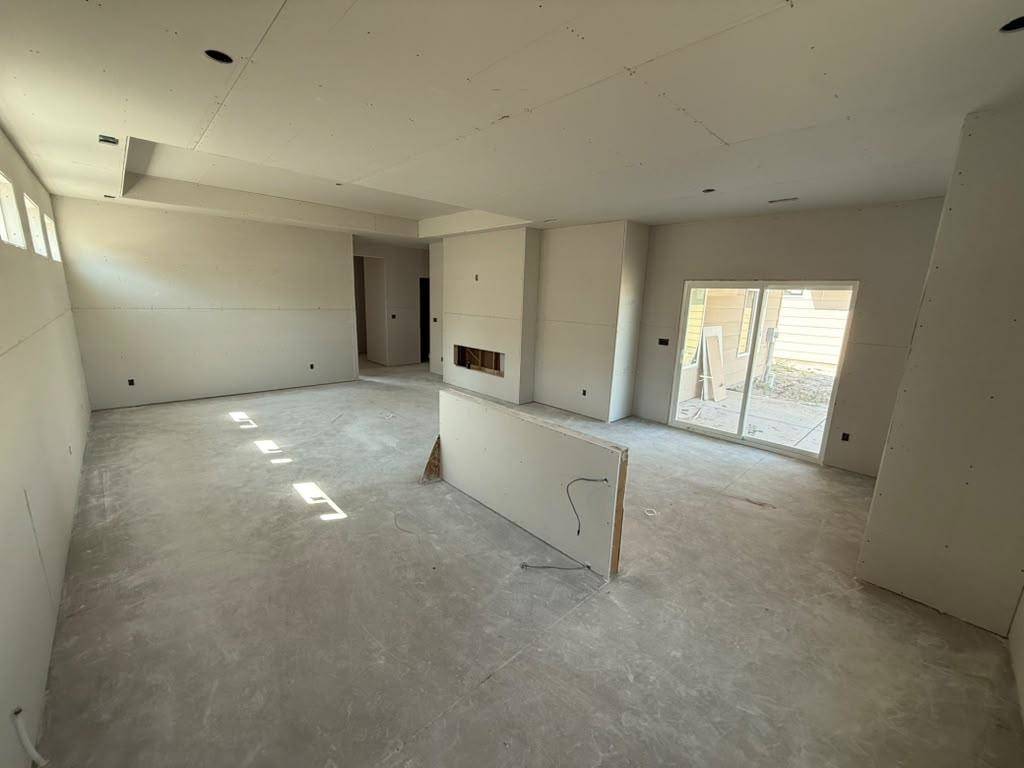 8968 E Joshua St, Bel Aire, KS 67226