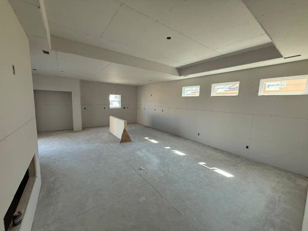 8974 E Joshua St, Bel Aire, KS 67226