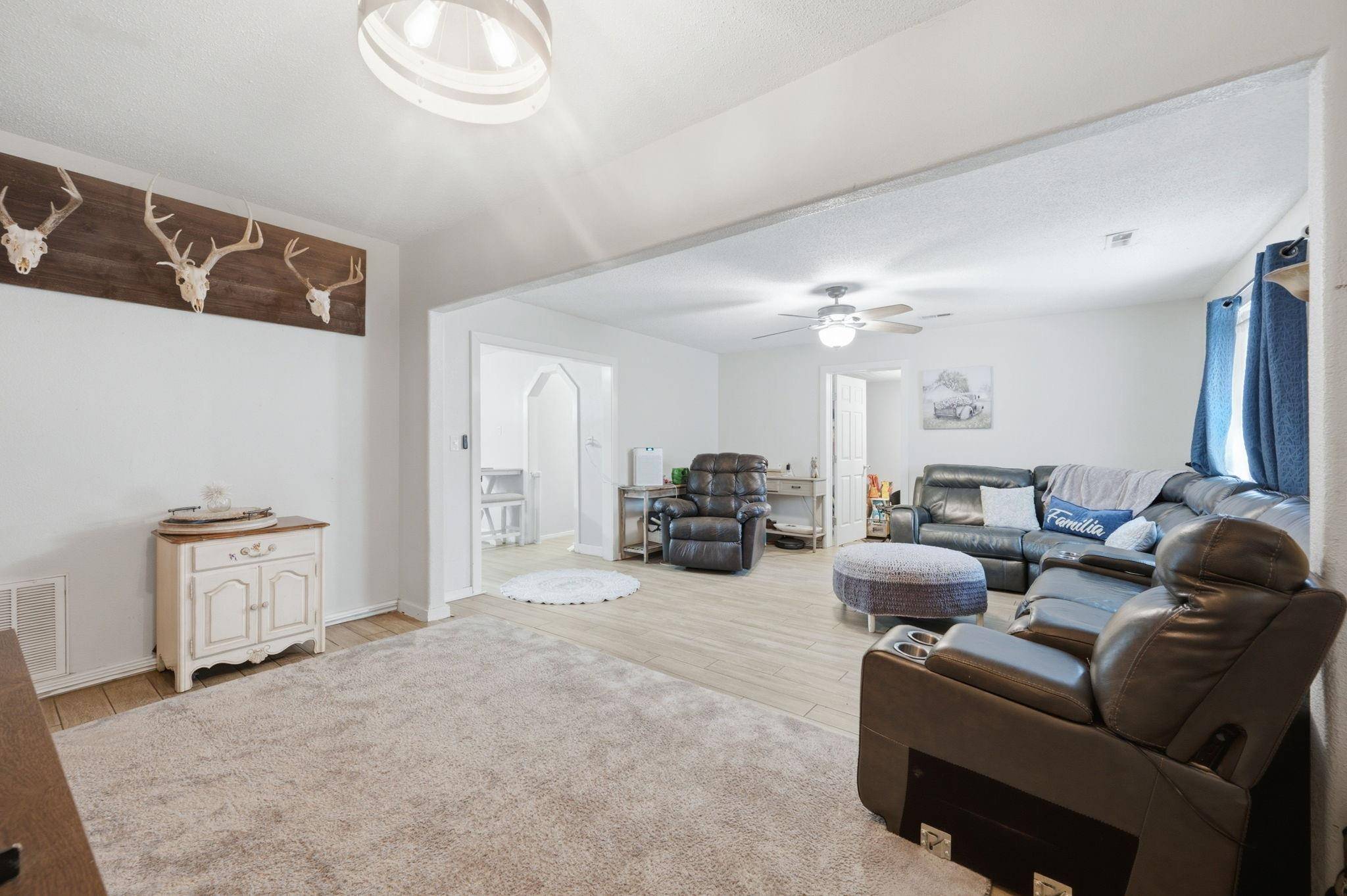 752 N Mount Carmel Ave, Wichita, KS 67203