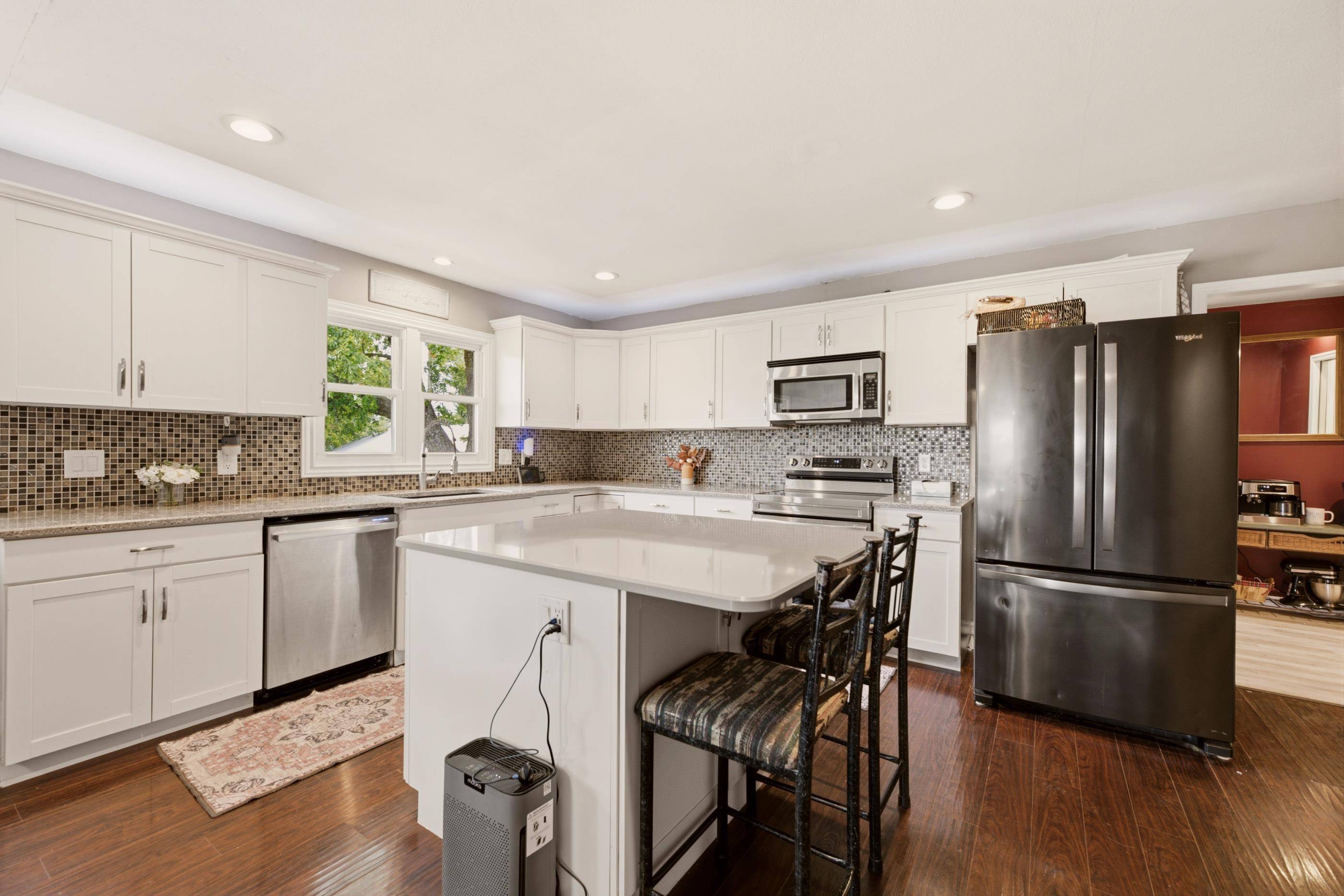 1055 N Oliver St, Belle Plaine, KS 67013