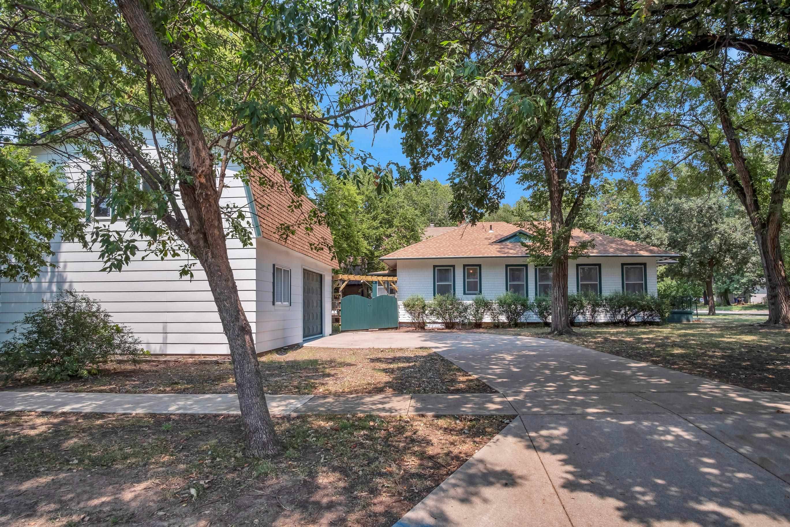 117 Harrison, Newton, KS 67114