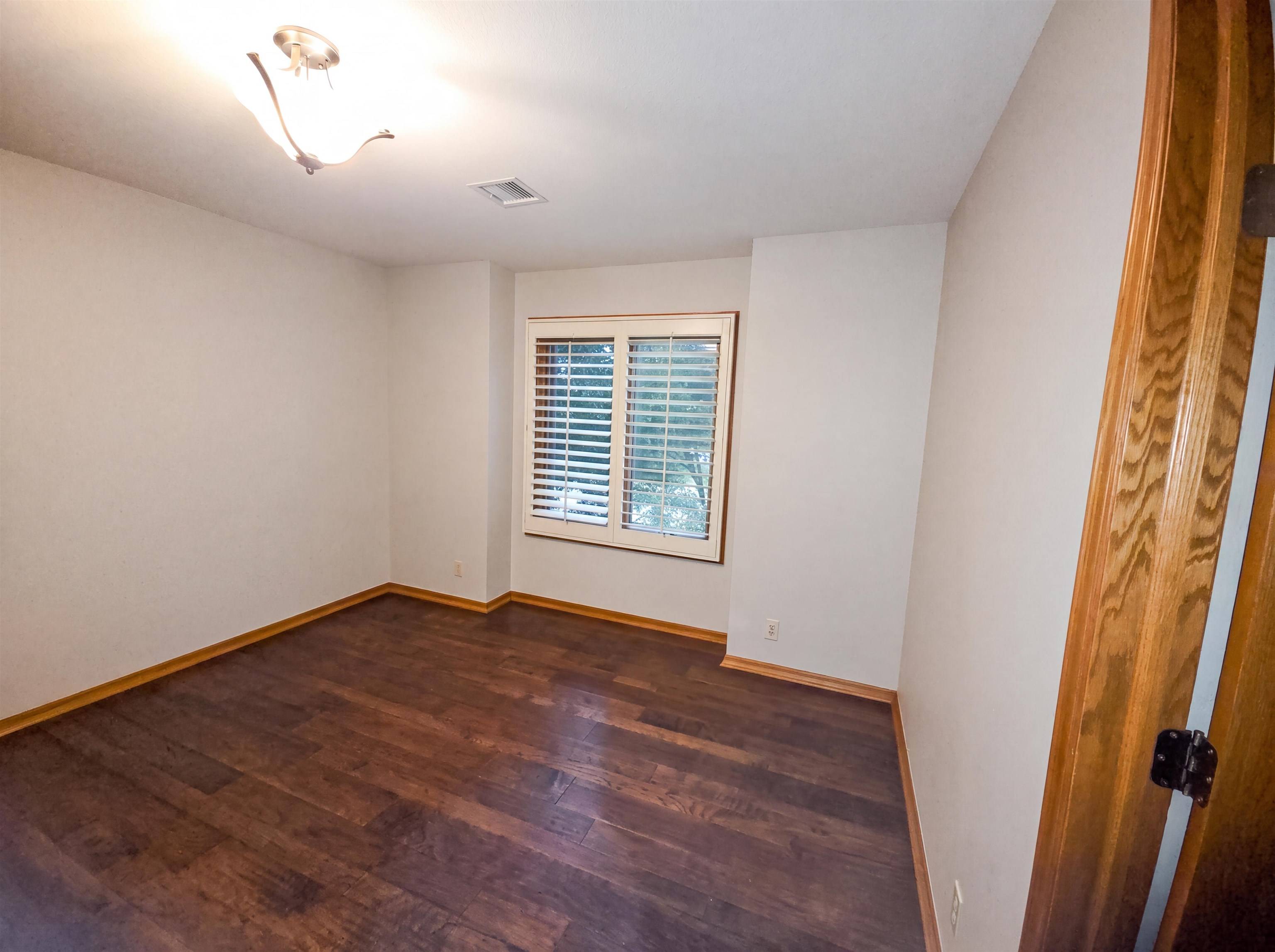 945 N Woodridge, Wichita, KS 67206