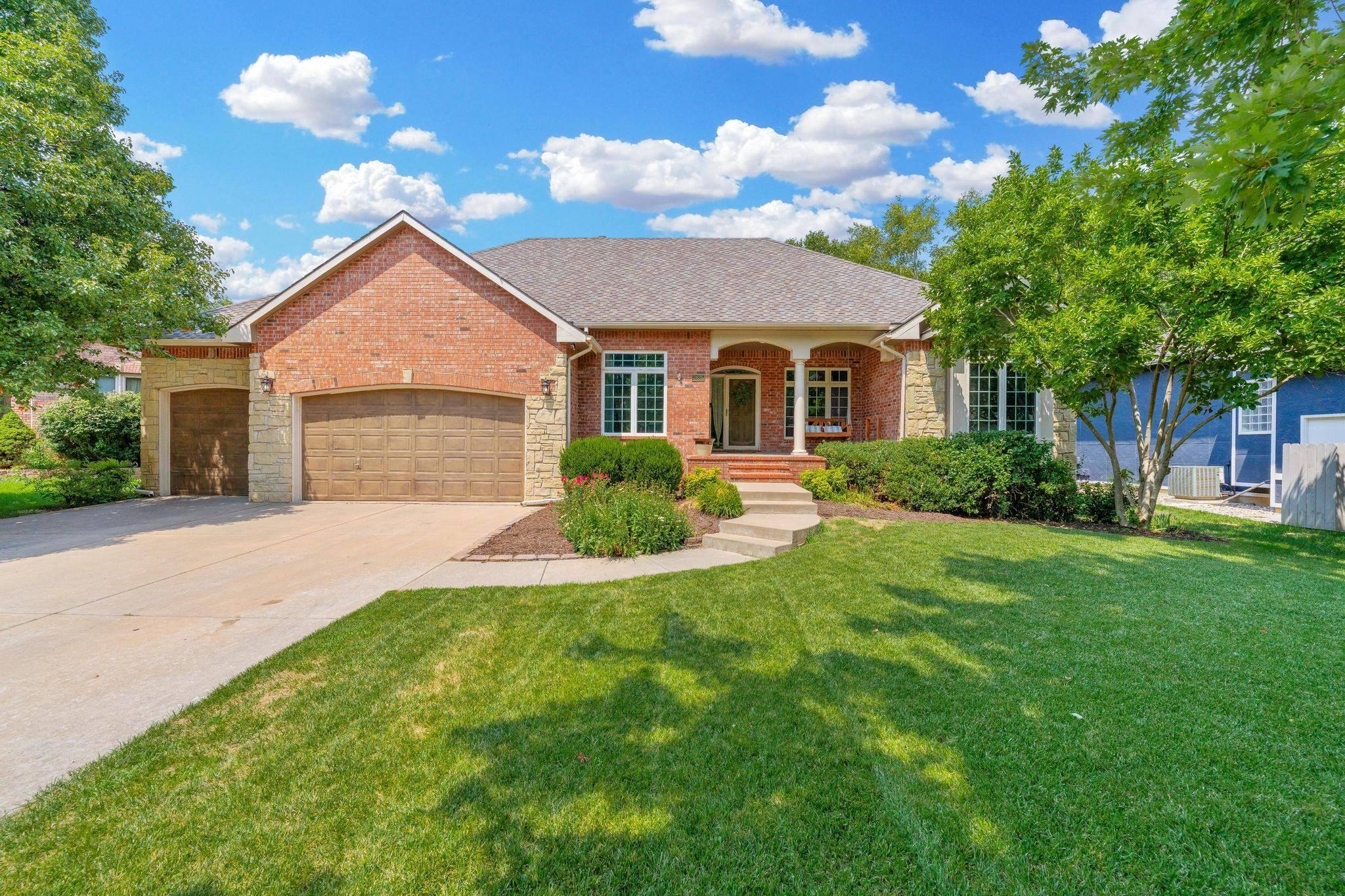 2825 N Spring Meadow Ct, Wichita, KS 67205