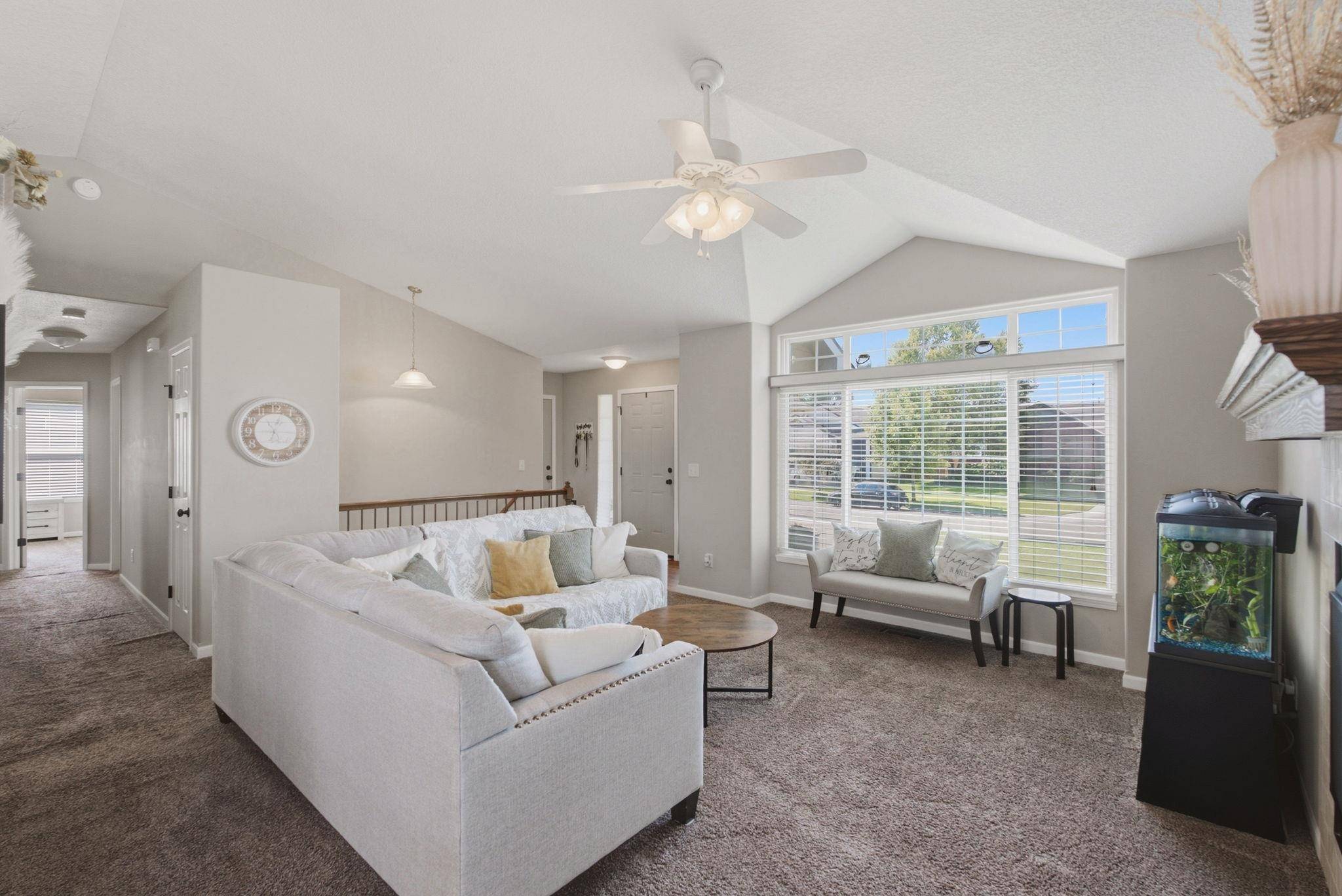 3245 S Bluelake Ct, Wichita, KS 67215