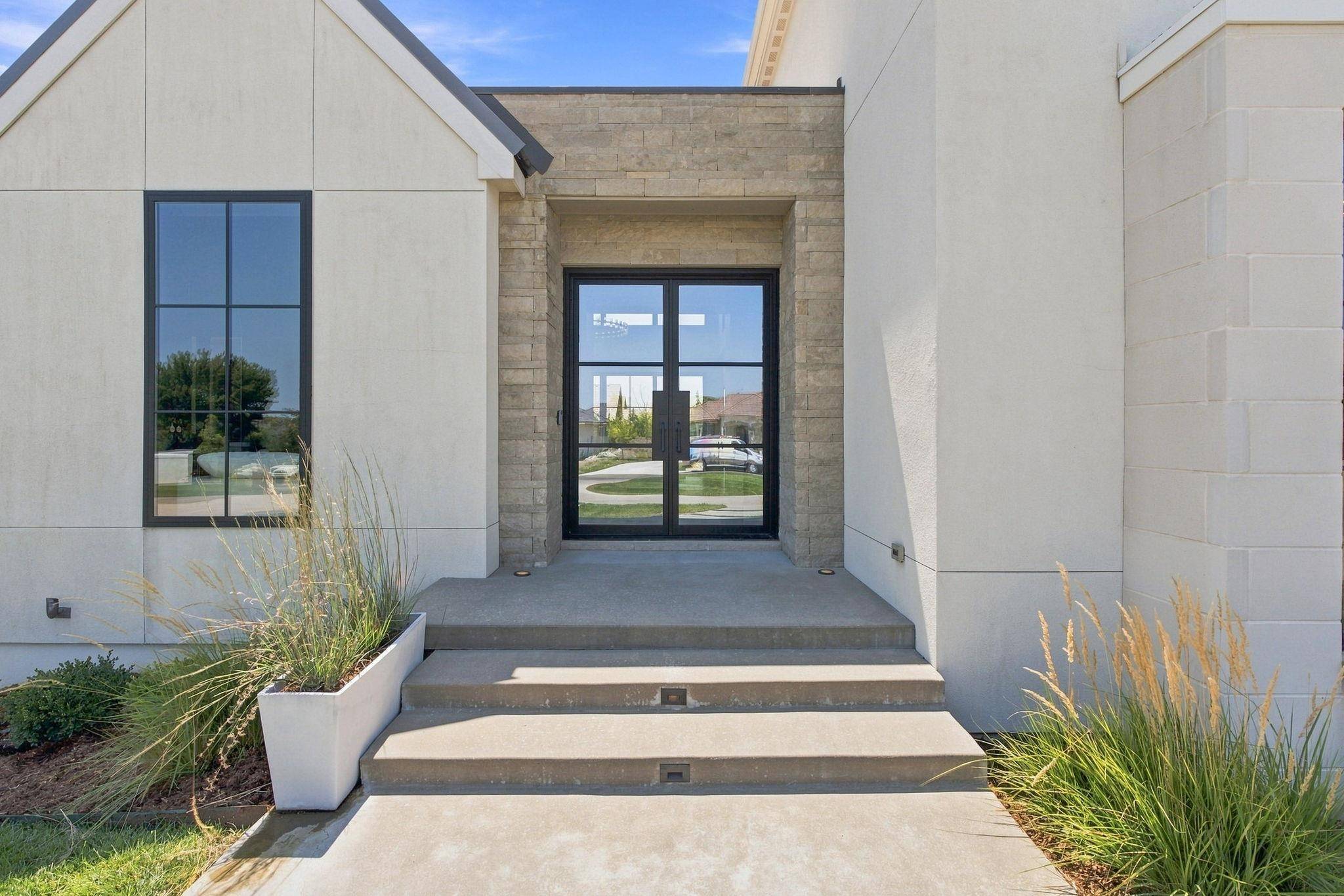 1403 E Juniper Crest Ct, Andover, KS 67002