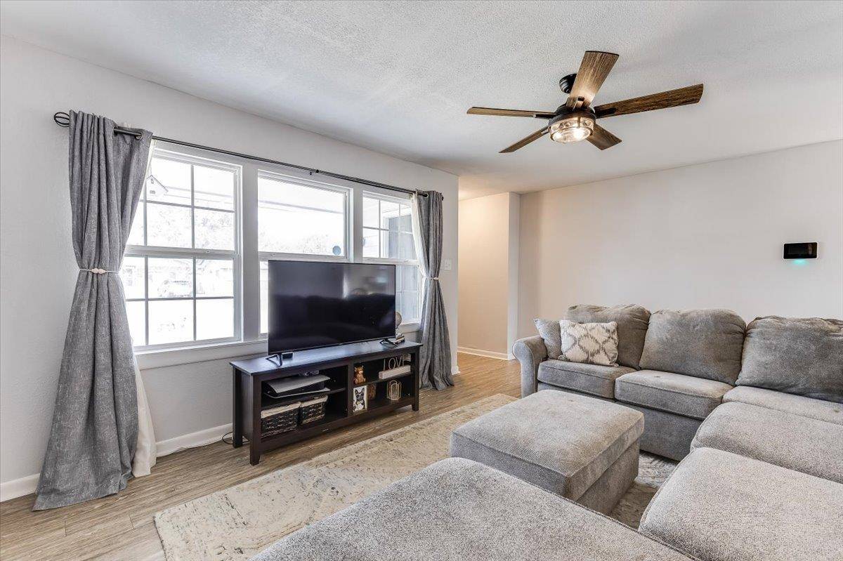3152 S Euclid Ave, Wichita, KS 67217