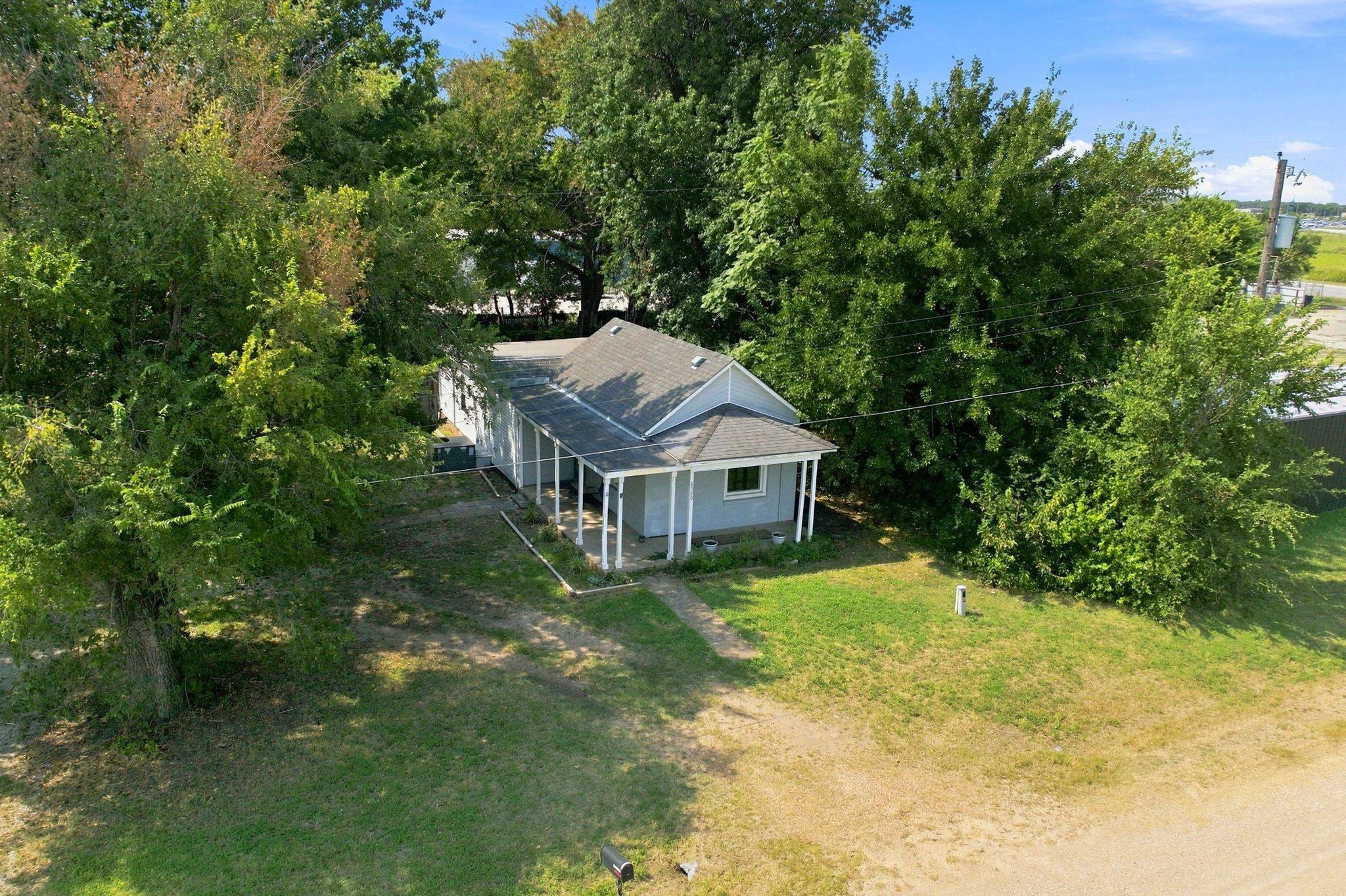 6520 N Broadway, Park City, KS 67219