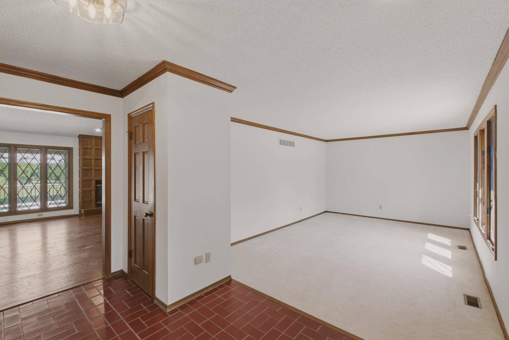 2323 N Greenleaf, Wichita, KS 67226