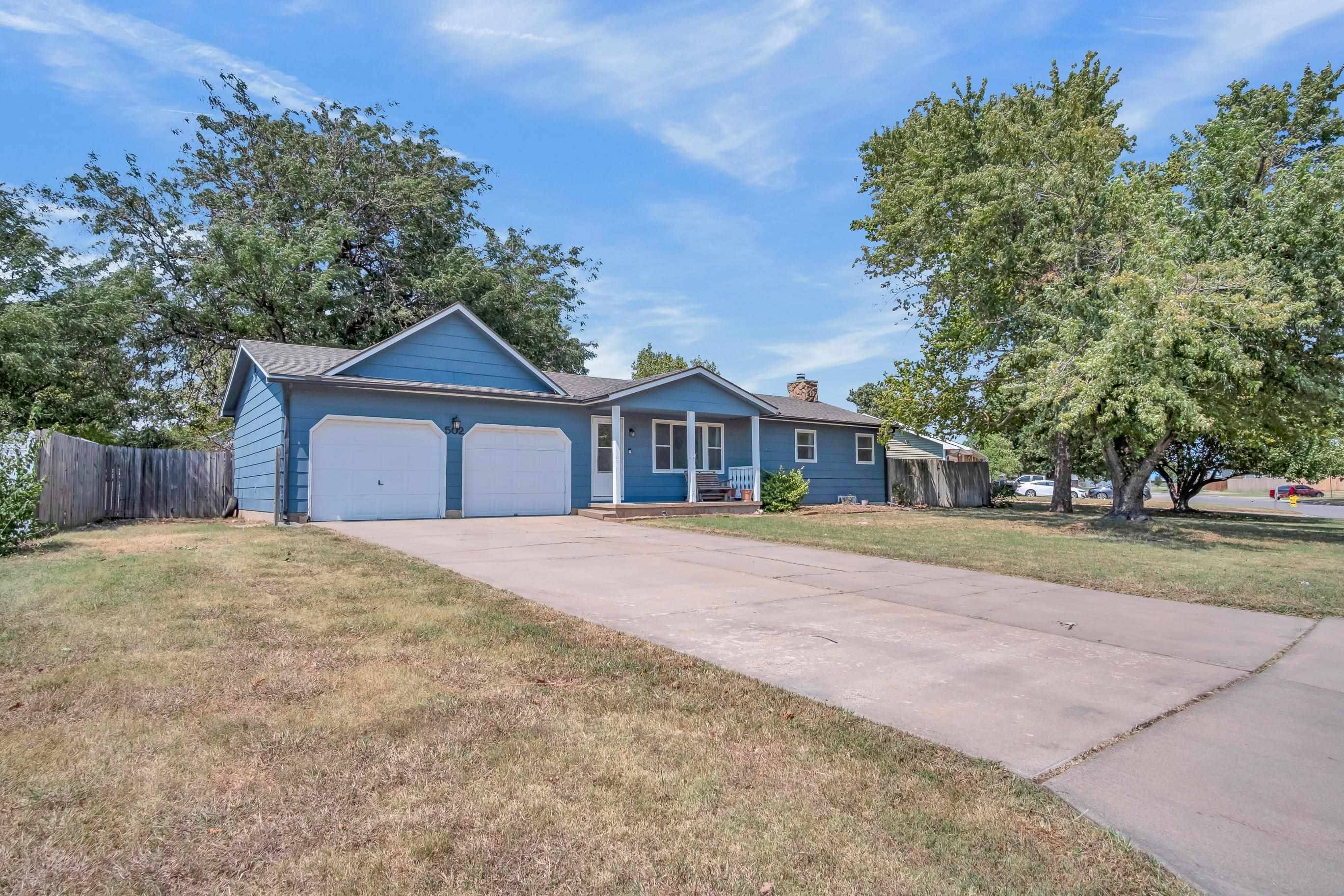 502 Meadowbrook Dr, Newton, KS 67114