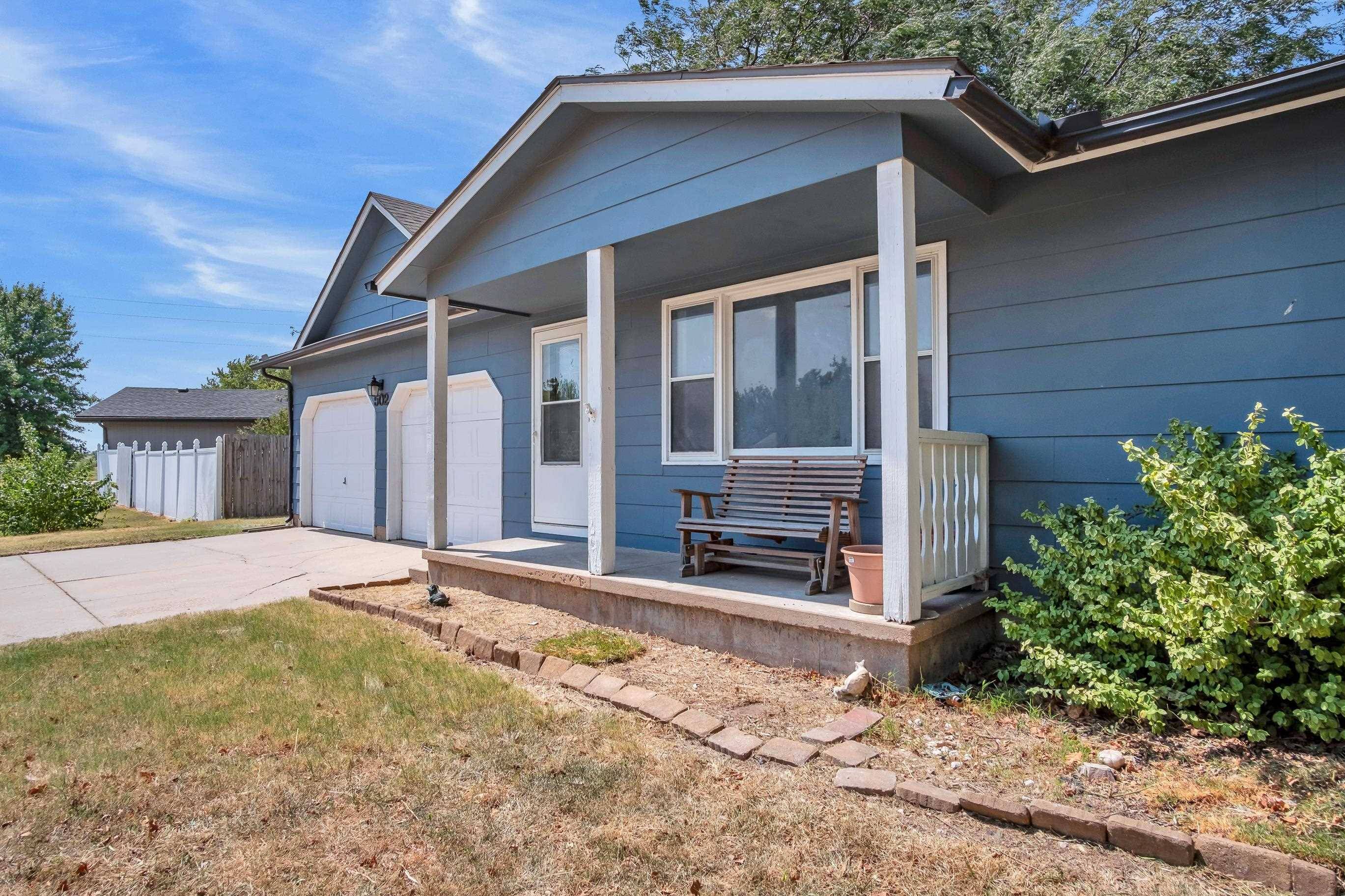 502 Meadowbrook Dr, Newton, KS 67114