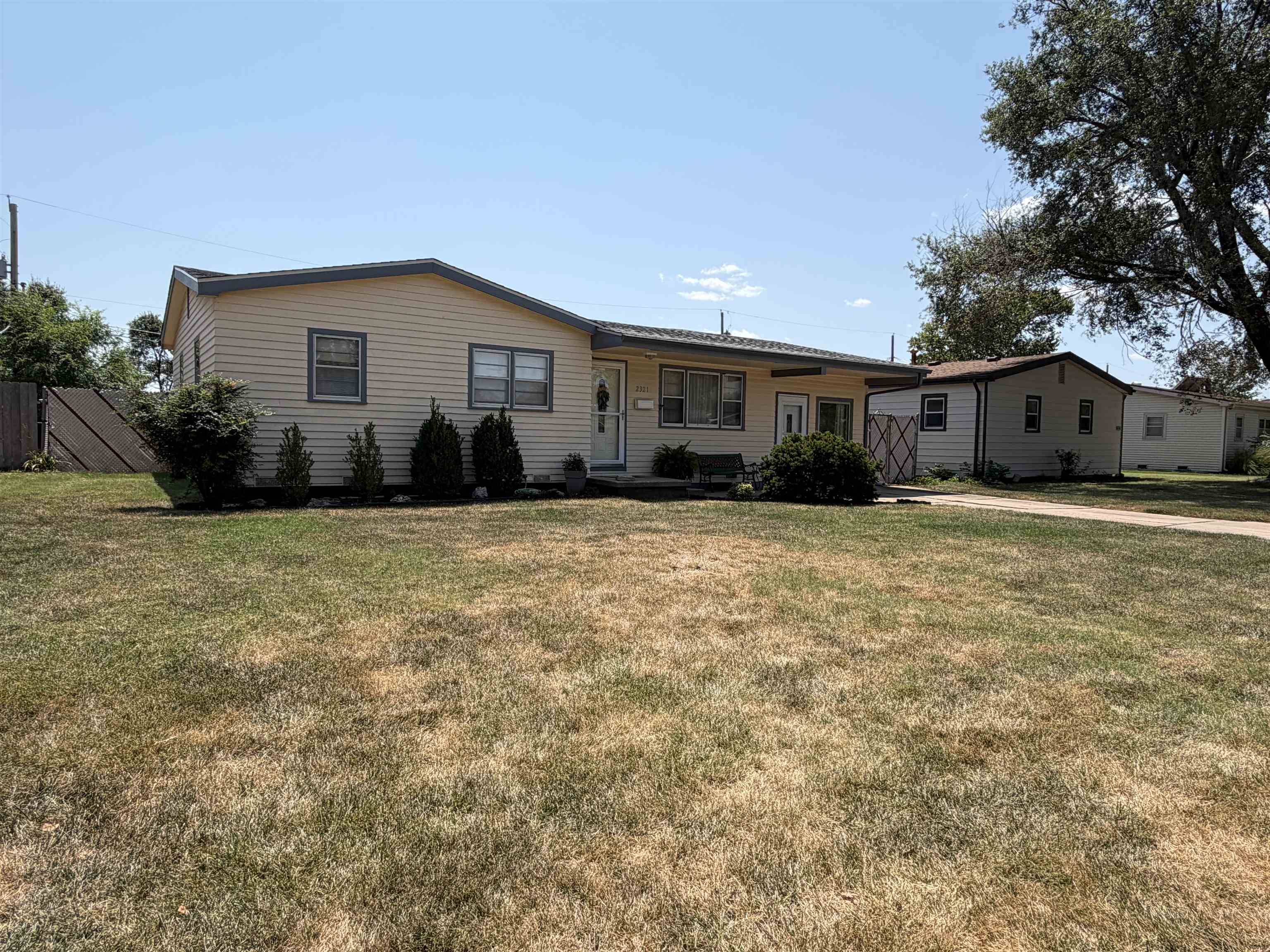 2321 W Grant, Wichita, KS 67213