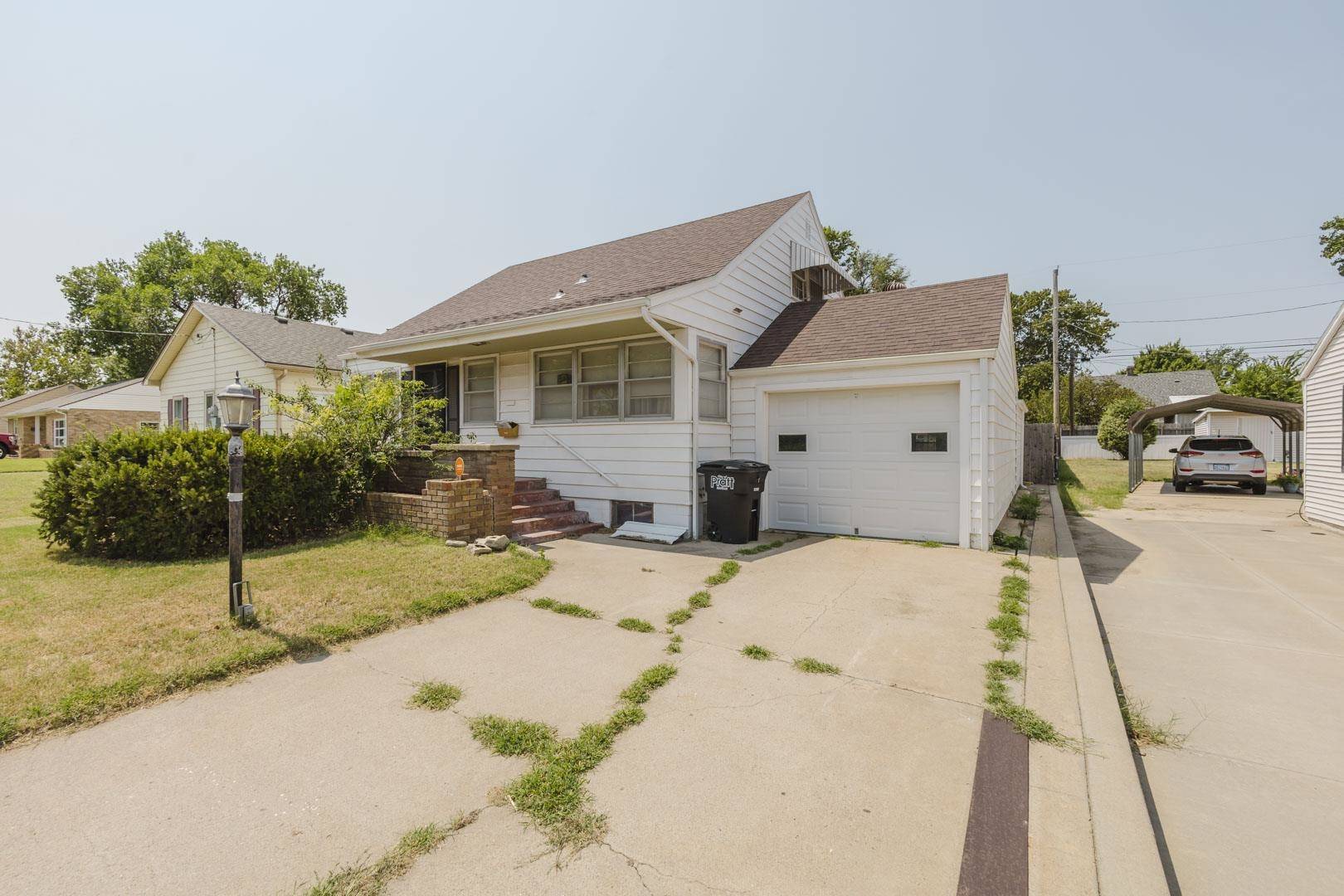 305 Lawrence St., Pratt, KS 67124