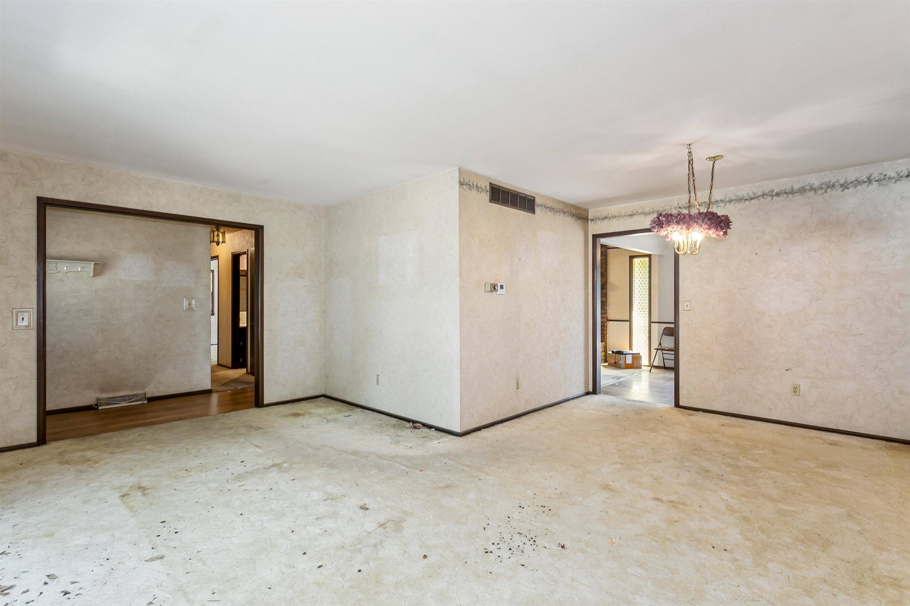849 E Sunrise St, Derby, KS 67037