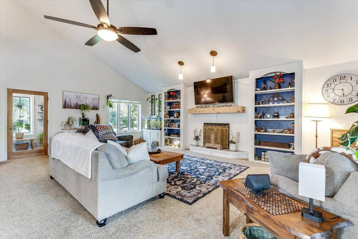 1713 E Brendonwood RD, Derby, KS 67037