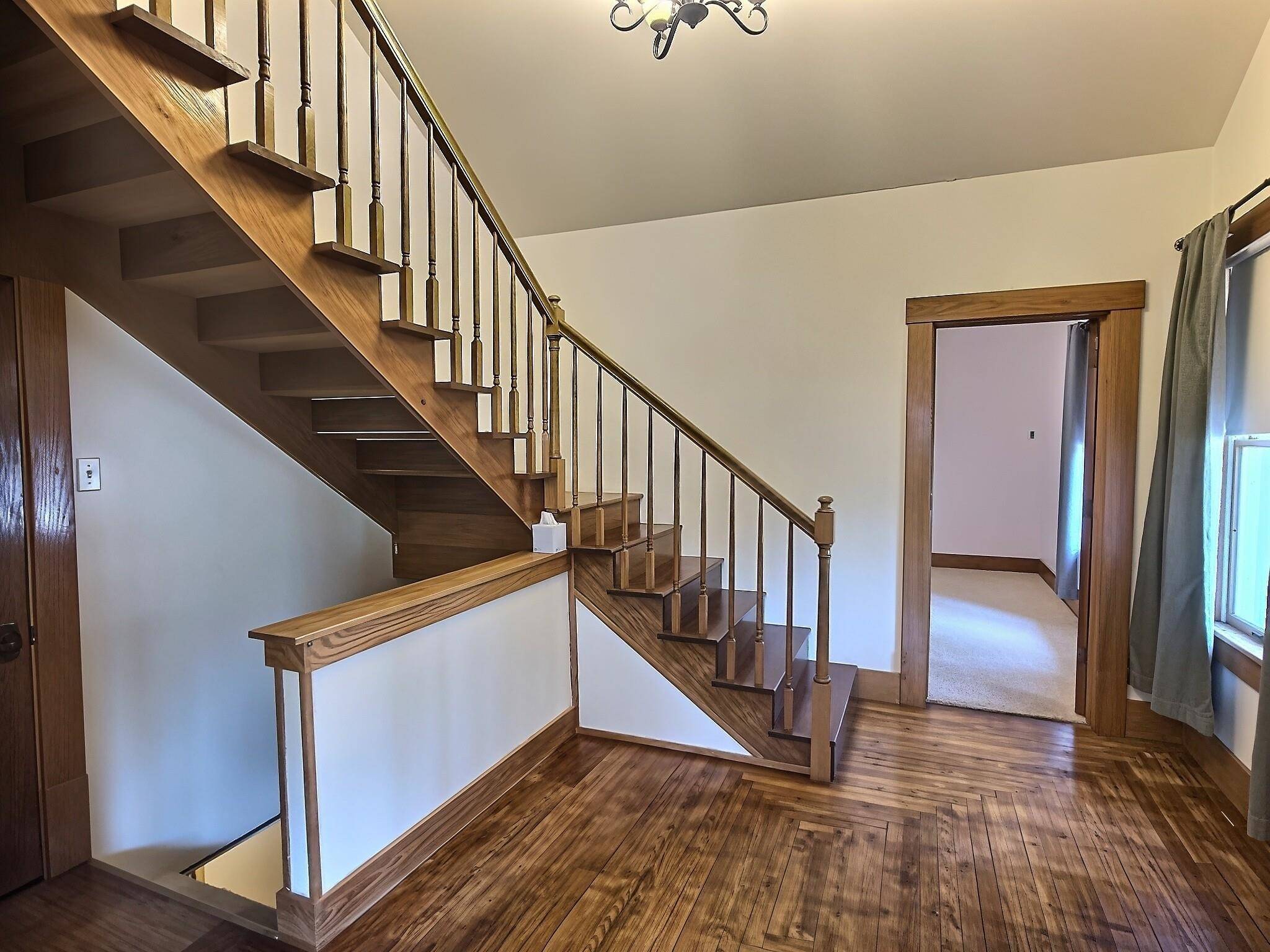308 SE 2nd St, Newton, KS 67114