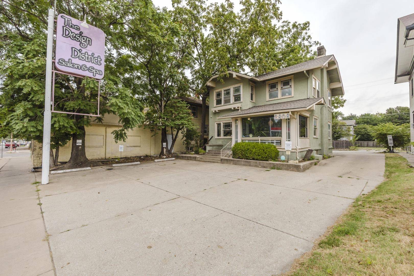 2808 E Douglas Ave, Wichita, KS 67214