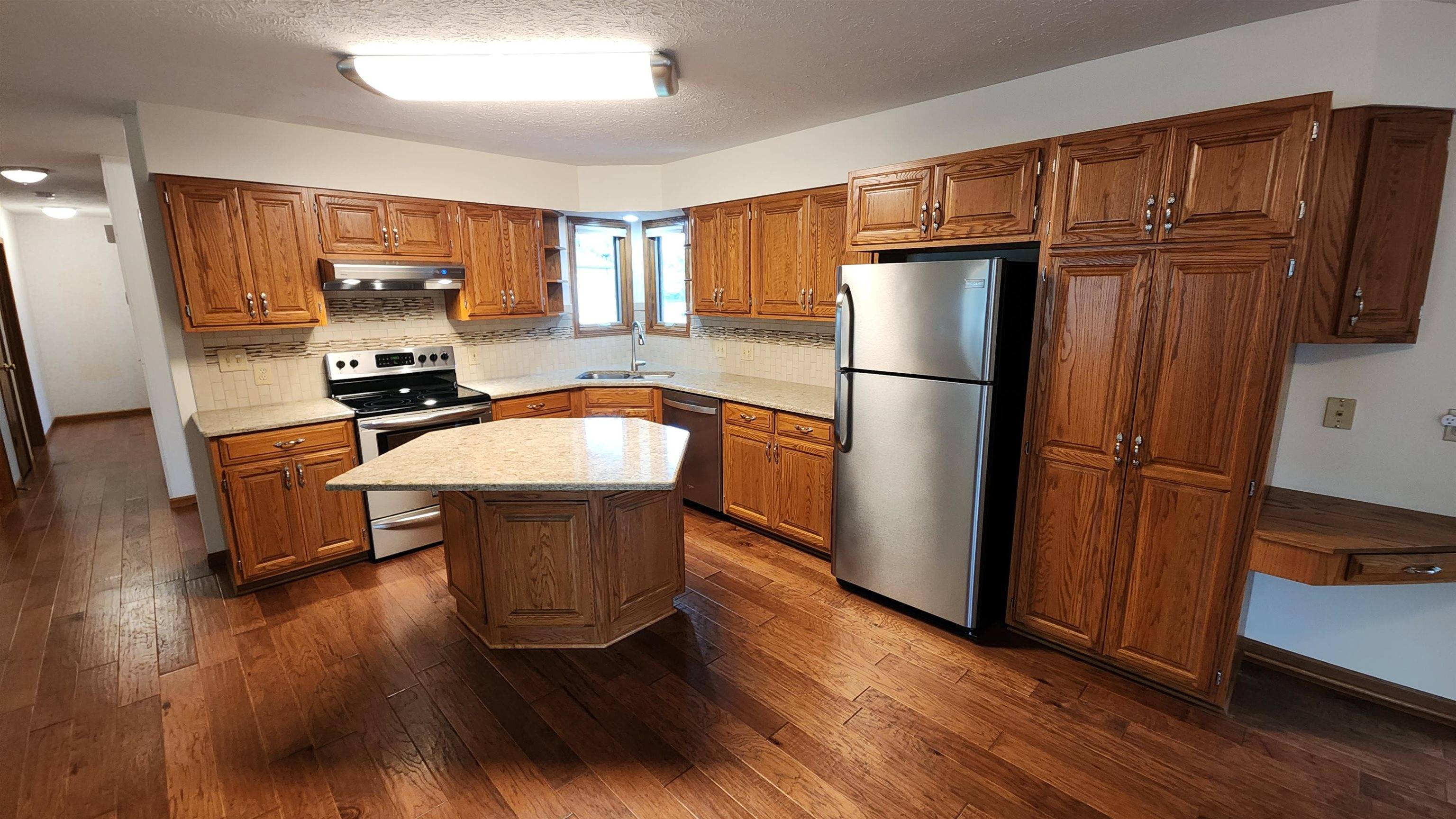 1216 E Republic Avenue, Salina, KS 67401